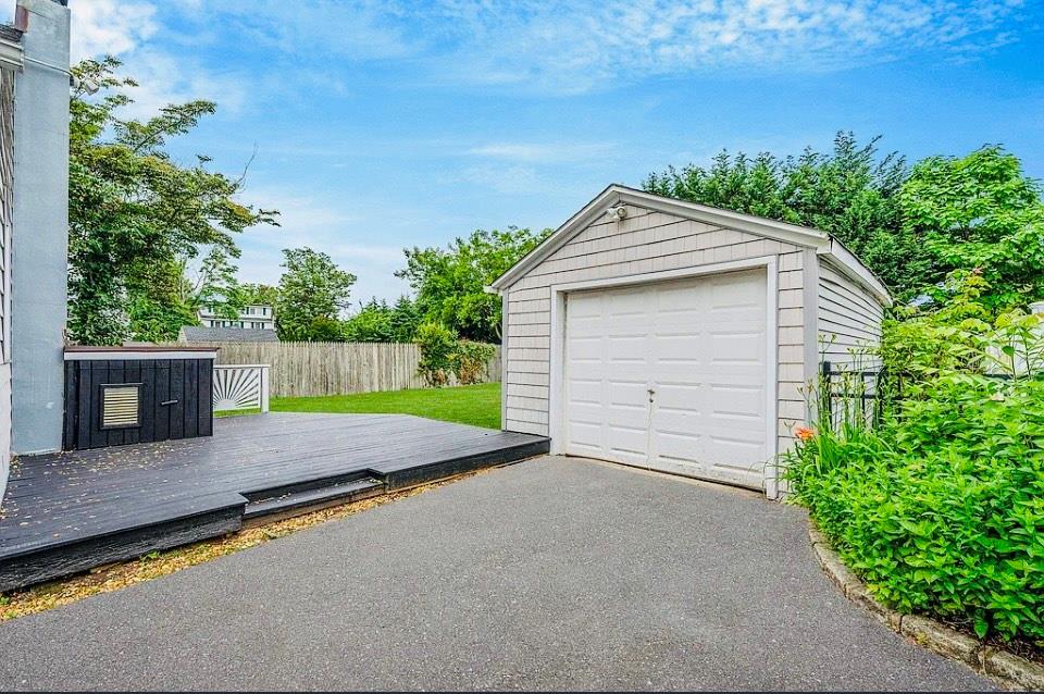 24 Lowerre Street, Babylon, NY 11702