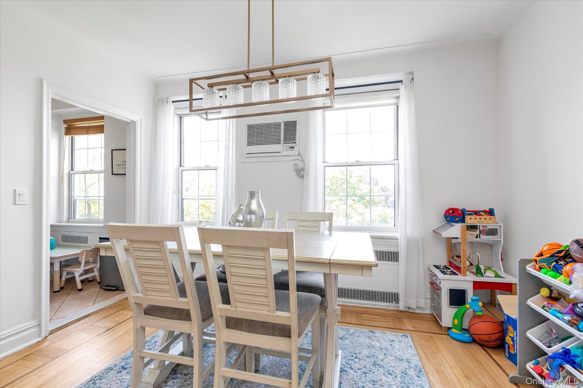 1 Meadow Drive # 3K, Woodmere, NY 11598