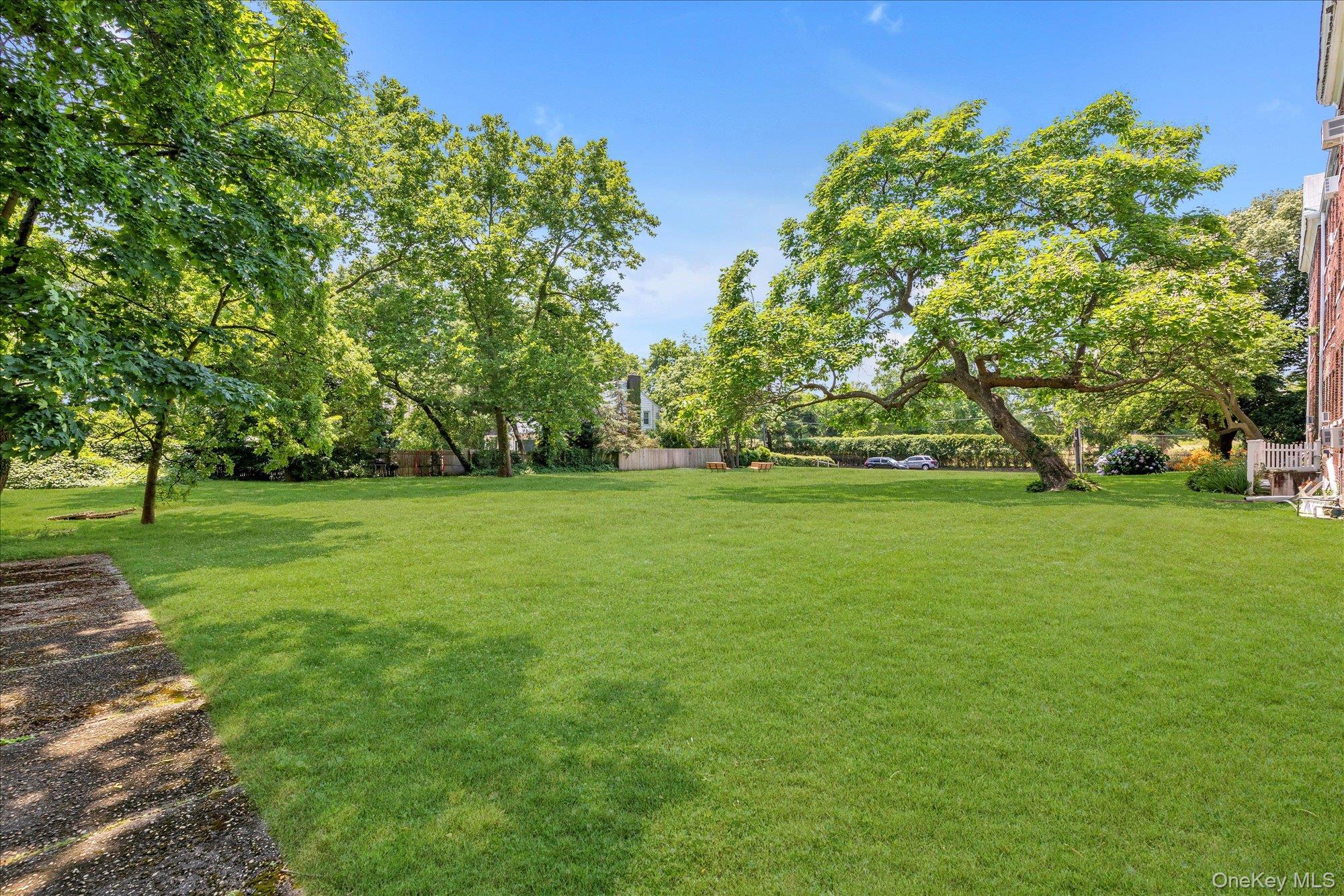 1 Meadow Drive # 3K, Woodmere, NY 11598