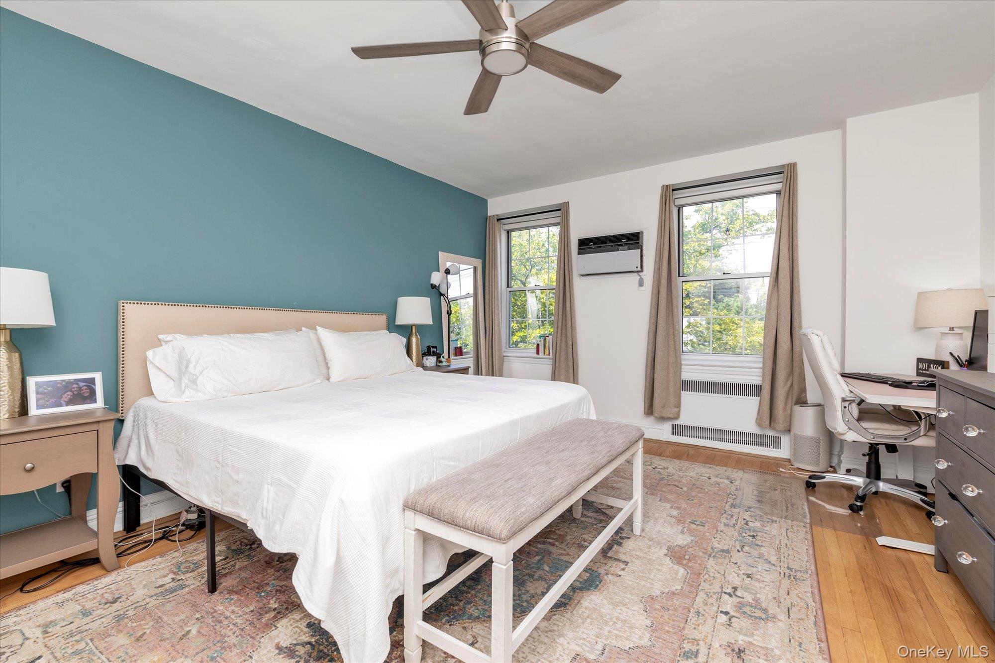 1 Meadow Drive # 3K, Woodmere, NY 11598