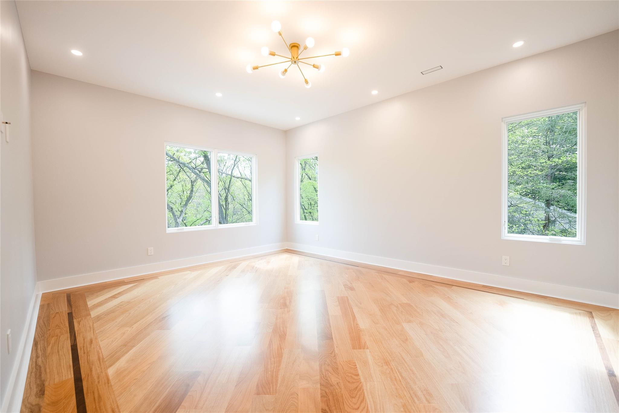 156 Sugar Toms Lane, East Norwich, NY 11732