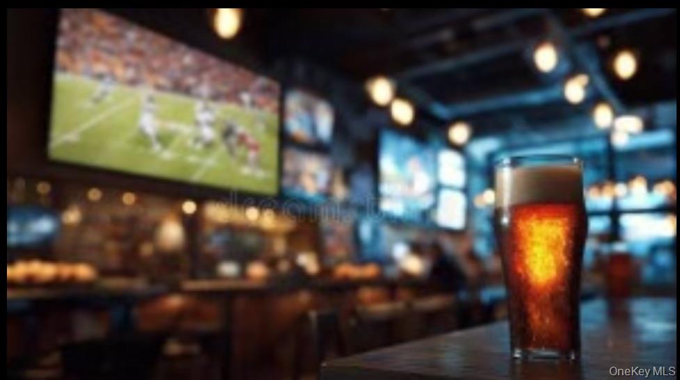 43 W Hoffman Avenue, Lindenhurst, NY 11757