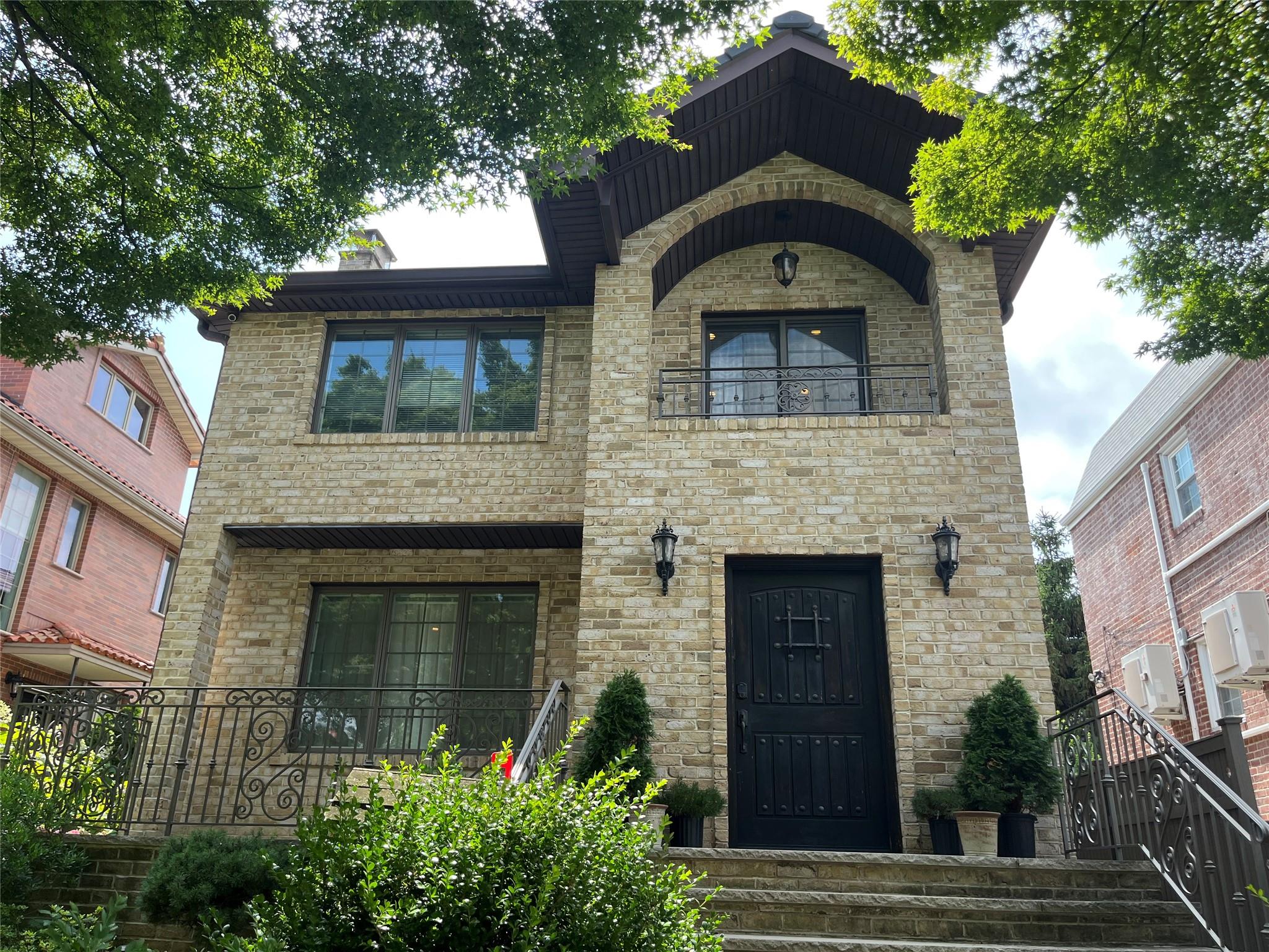 39-12 215 place, Bayside, NY 11362