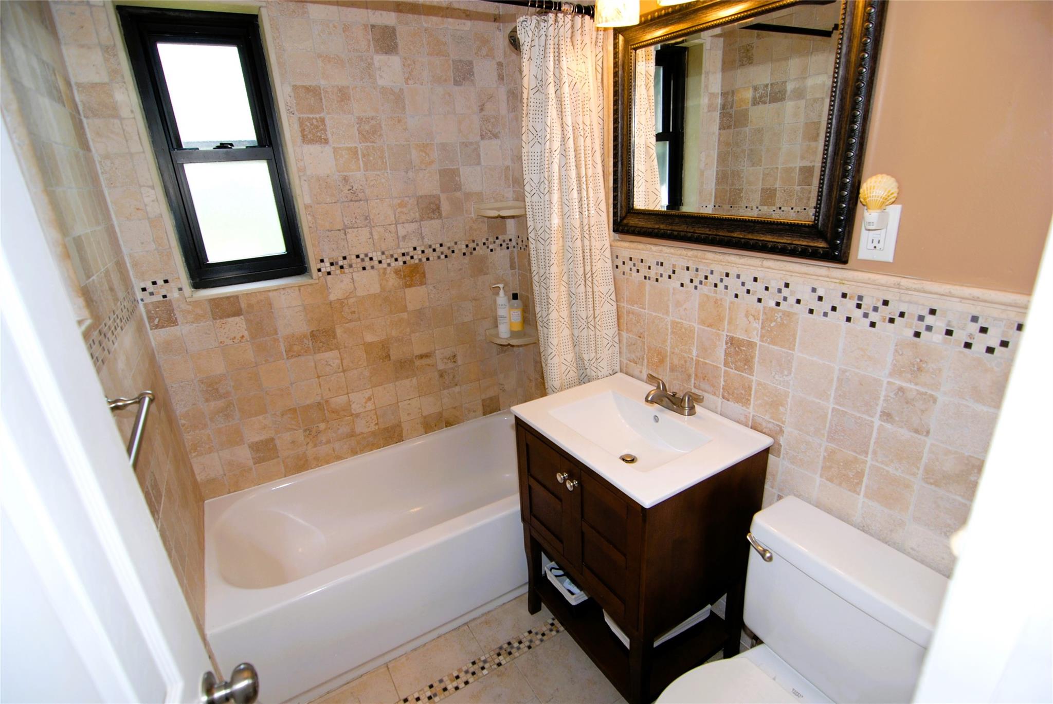 245-84 62 # B11, Little Neck, NY 11362