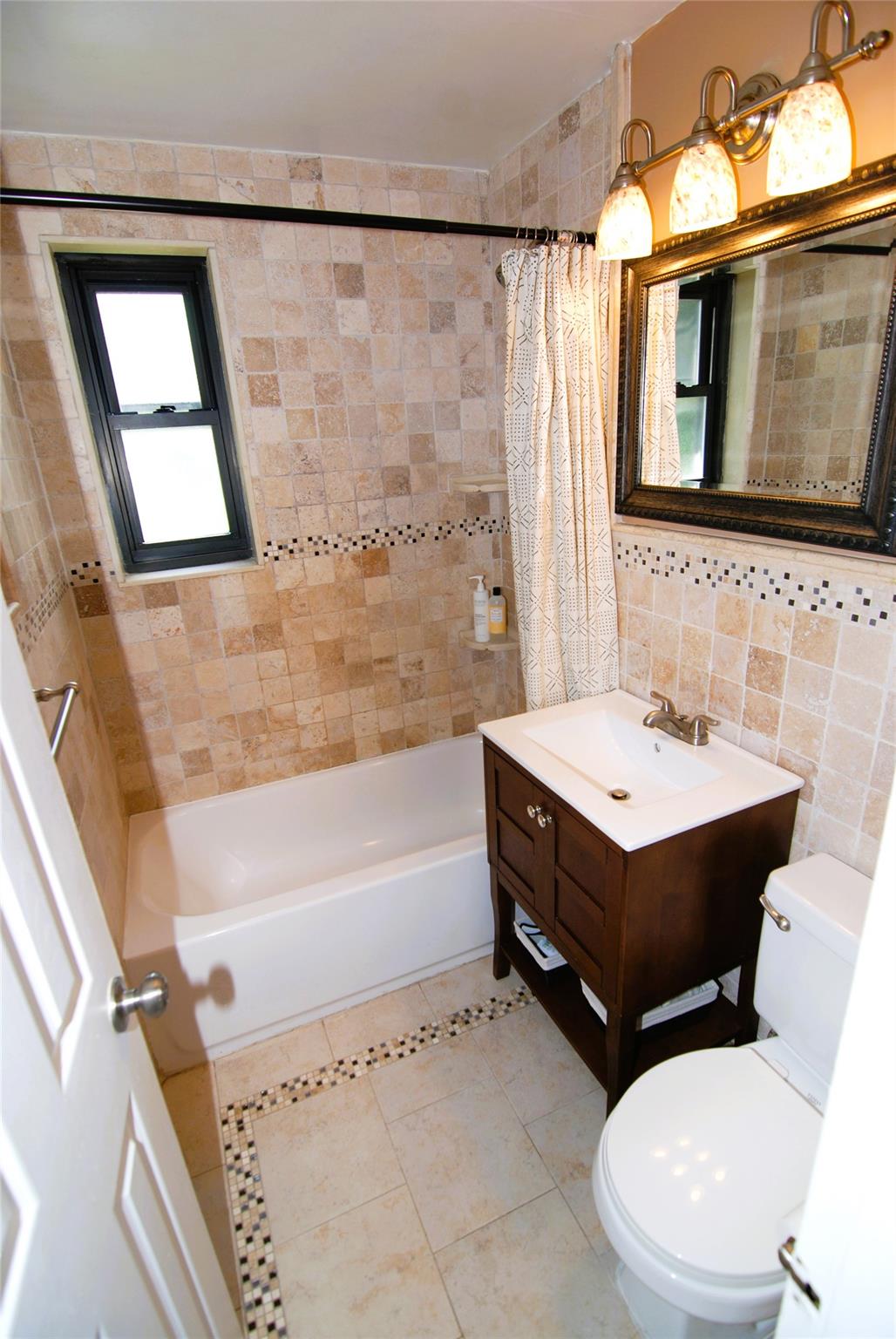 245-84 62 # B11, Little Neck, NY 11362