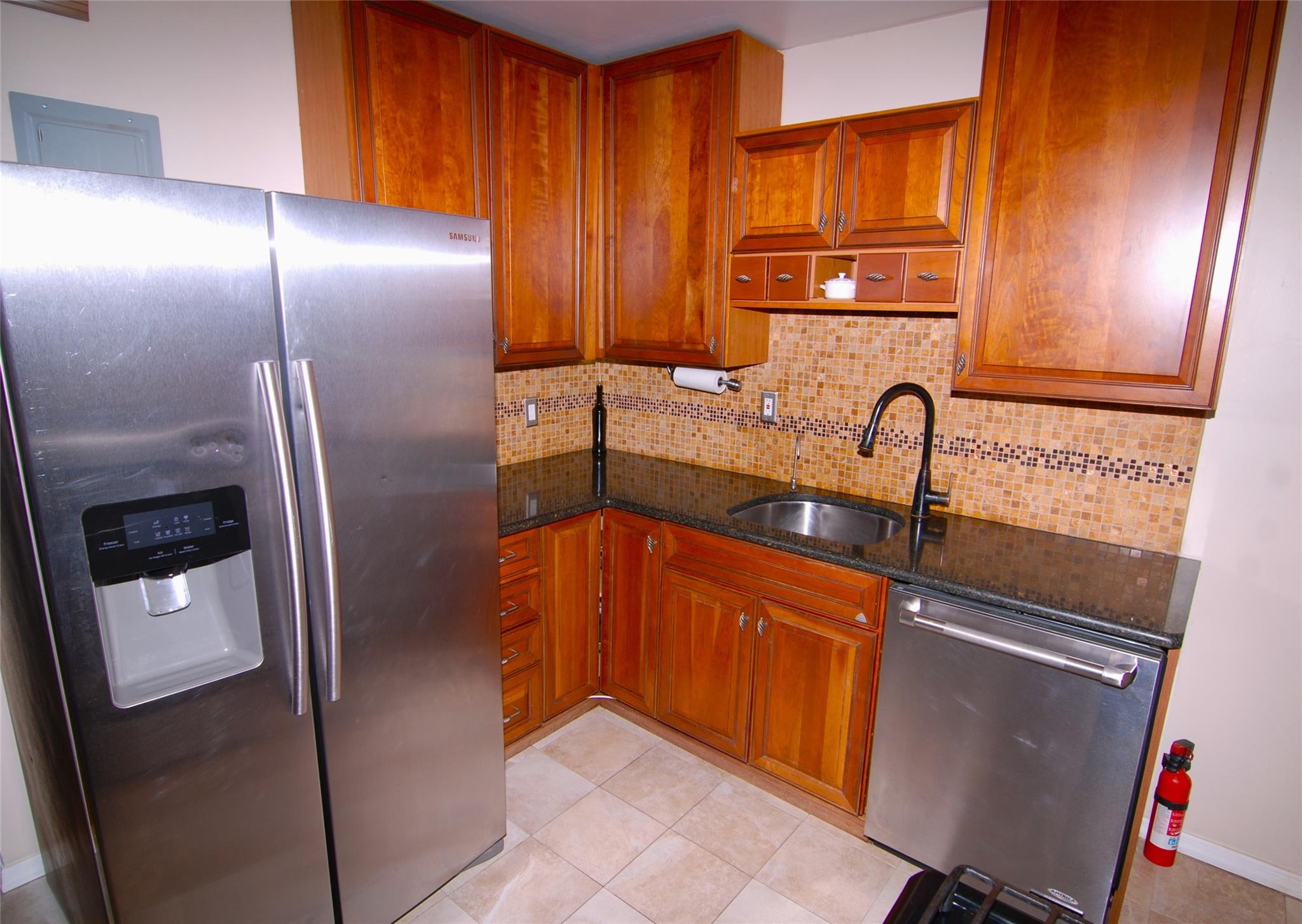 245-84 62 # B11, Little Neck, NY 11362