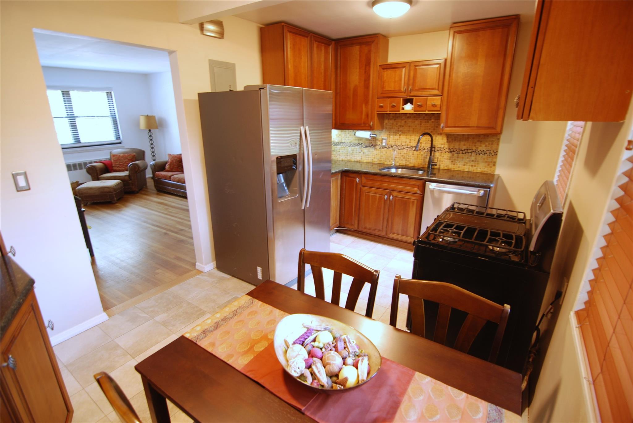 245-84 62 # B11, Little Neck, NY 11362