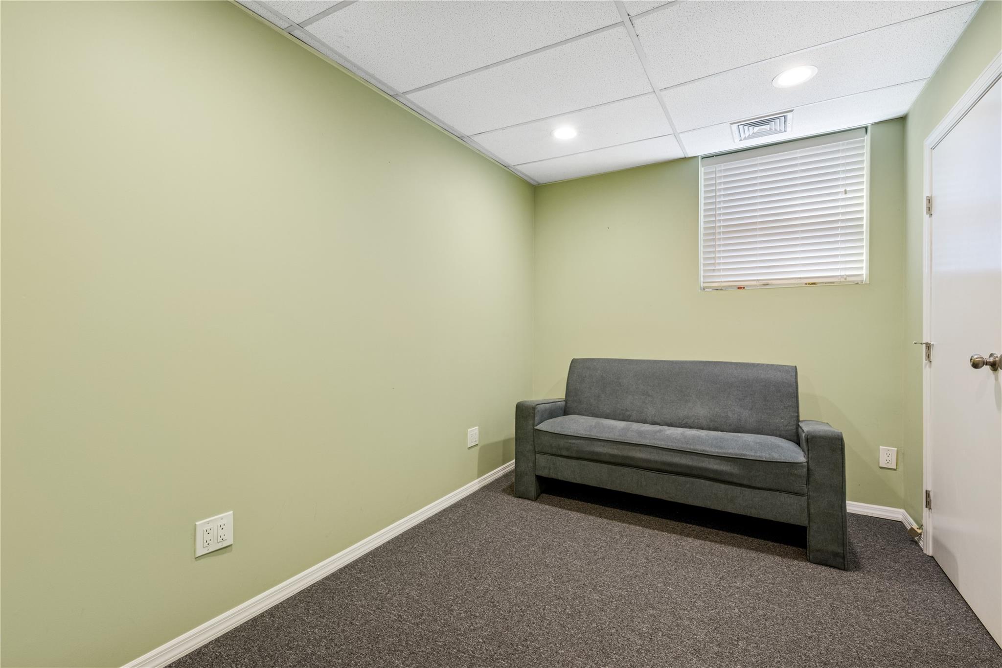 99 Hillside Ave # 99X, Williston Park, NY 11040