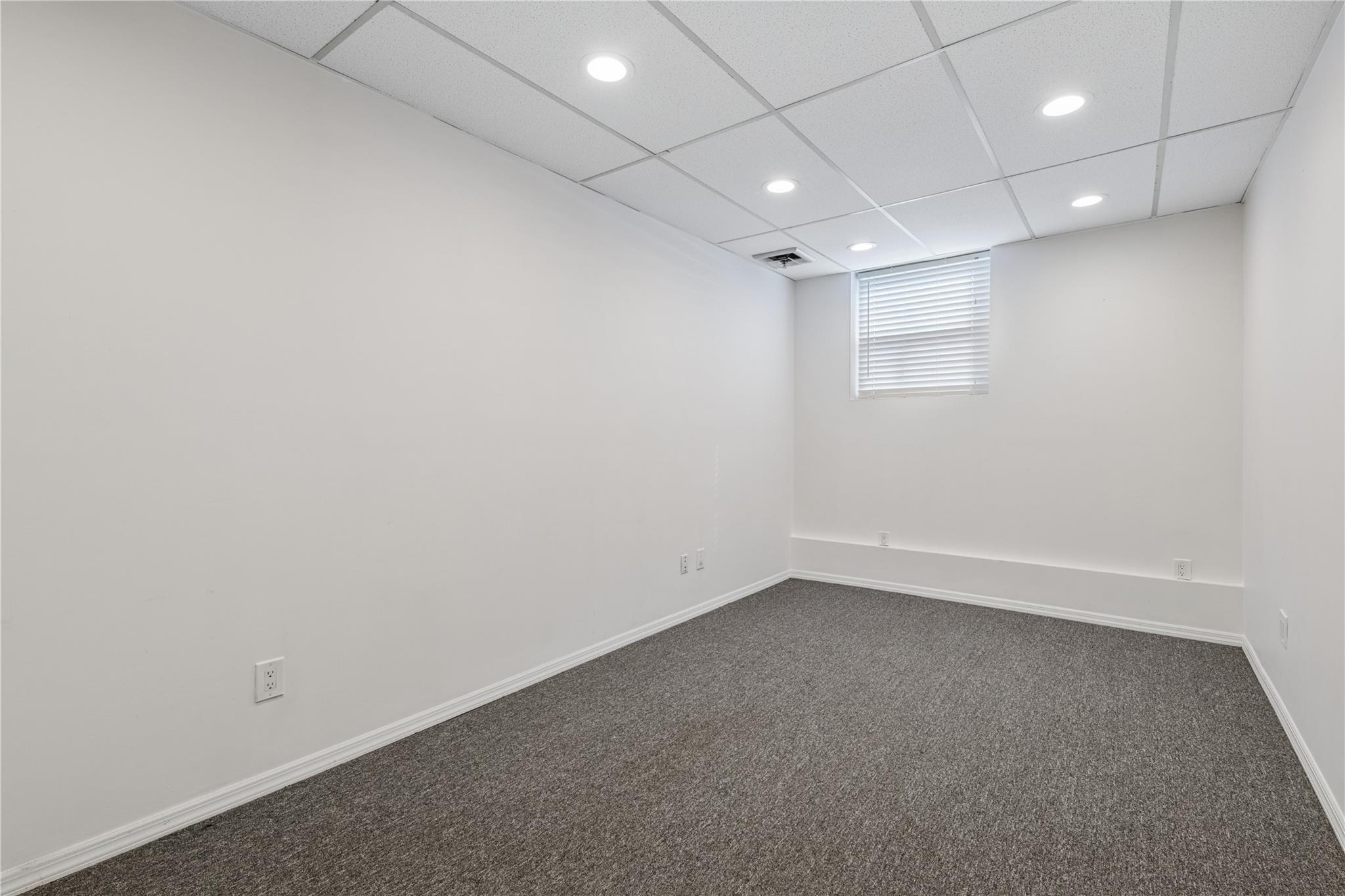 99 Hillside Ave # 99X, Williston Park, NY 11040