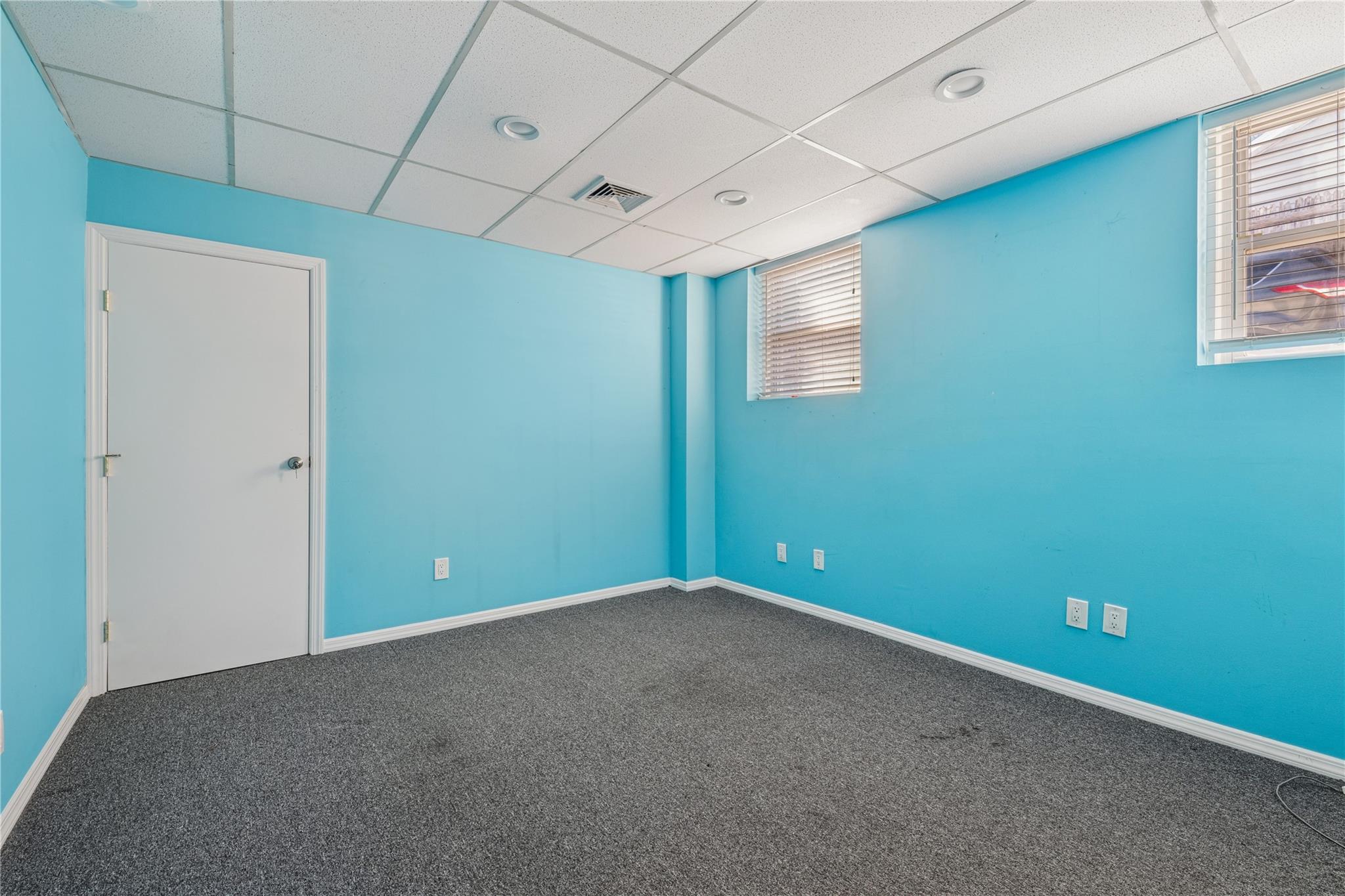 99 Hillside Ave # 99X, Williston Park, NY 11040