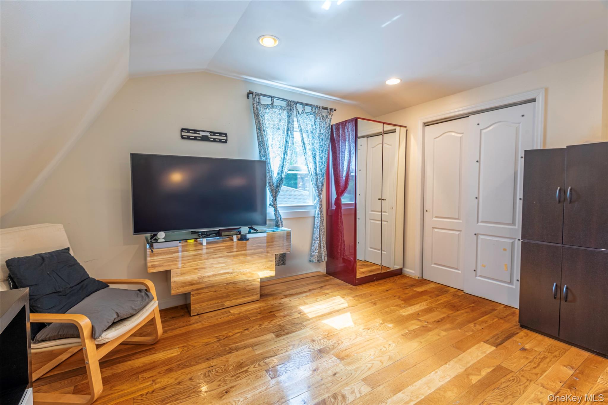 92 Manor Drive, Great Neck, NY 11020