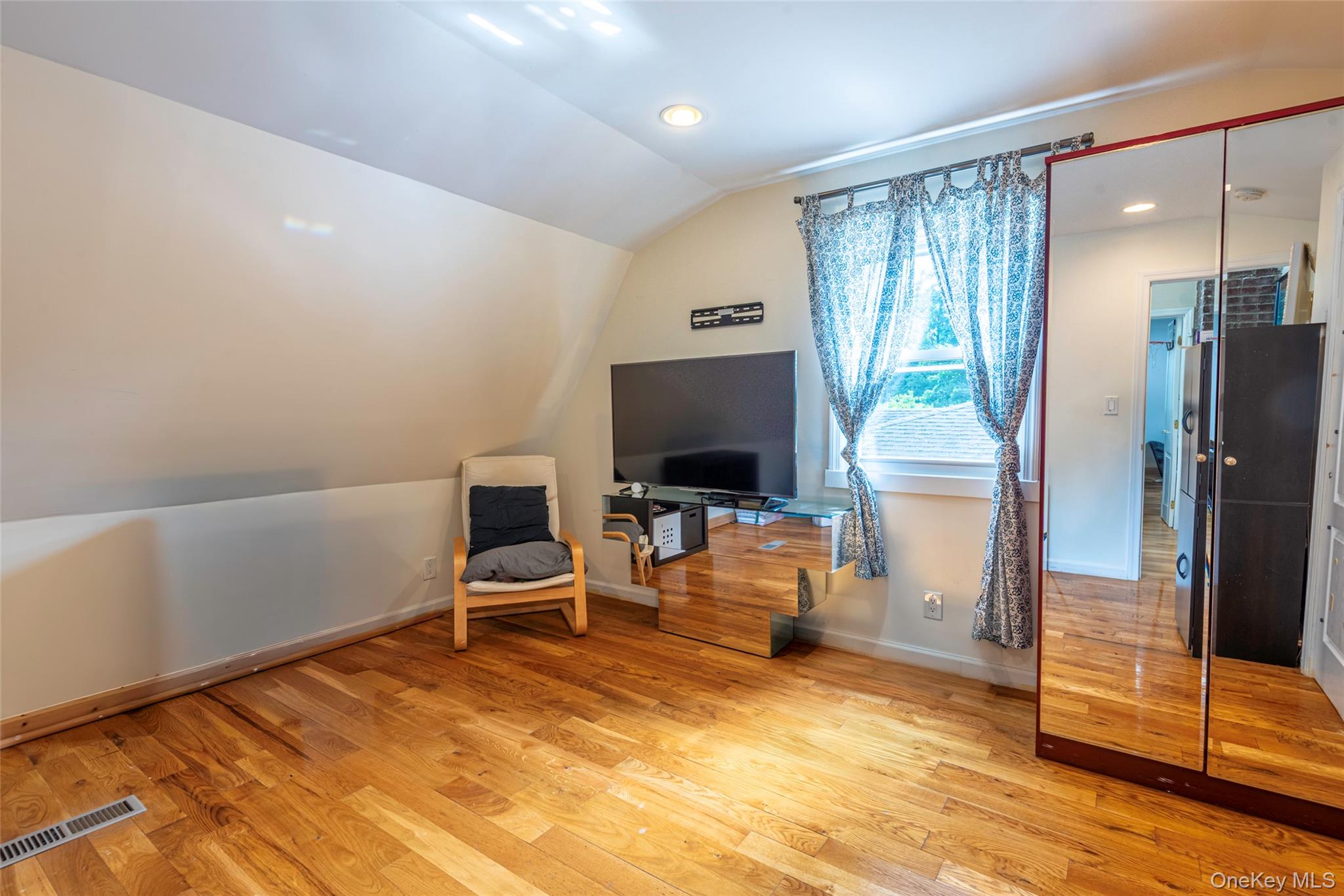 92 Manor Drive, Great Neck, NY 11020