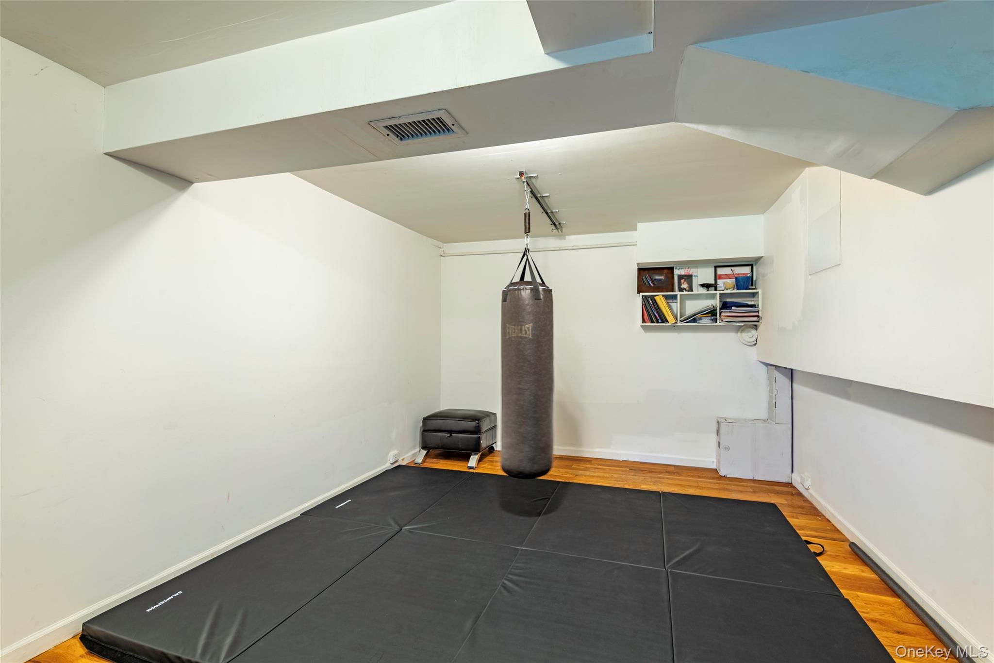 92 Manor Drive, Great Neck, NY 11020