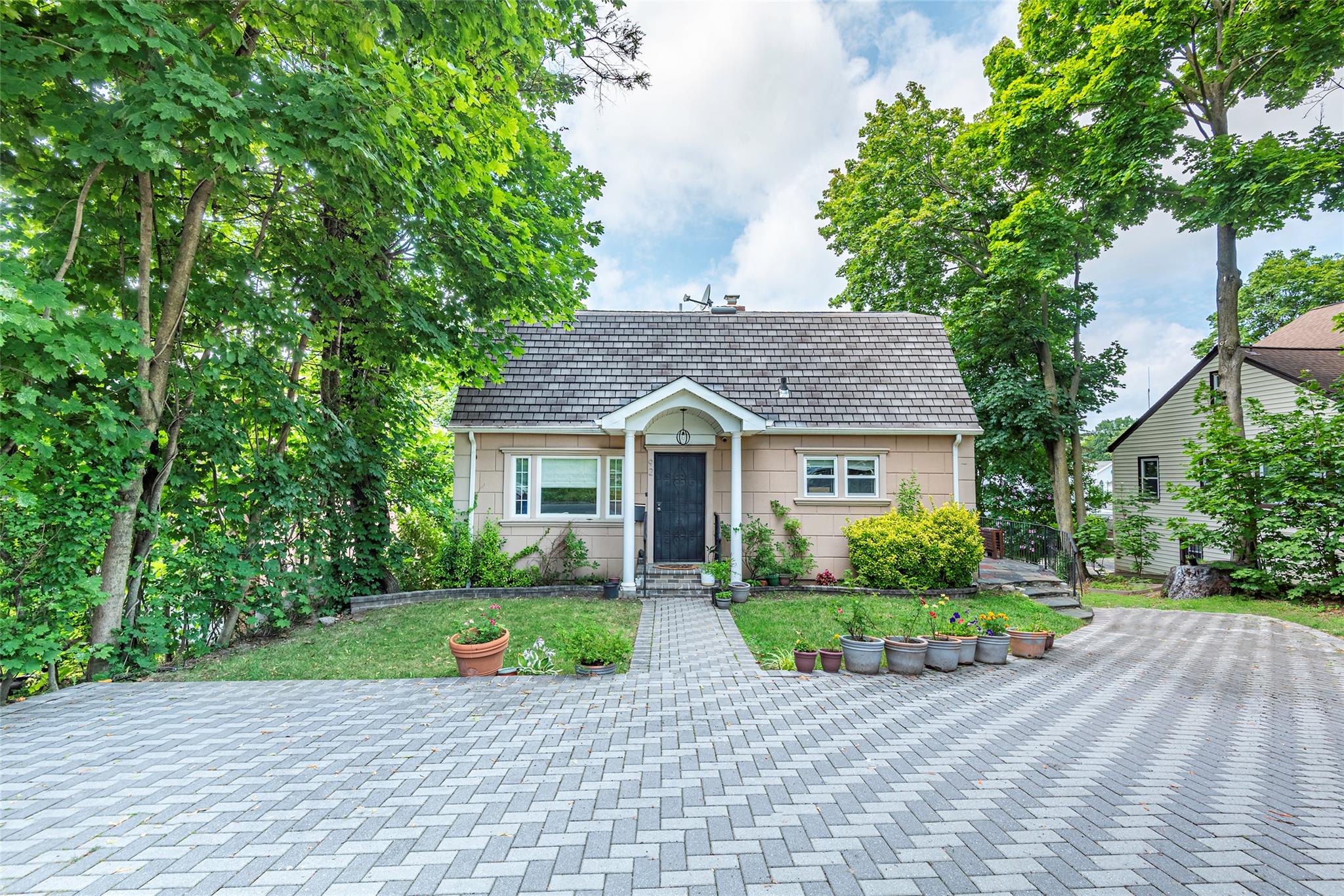 92 Manor Drive, Great Neck, NY 11020