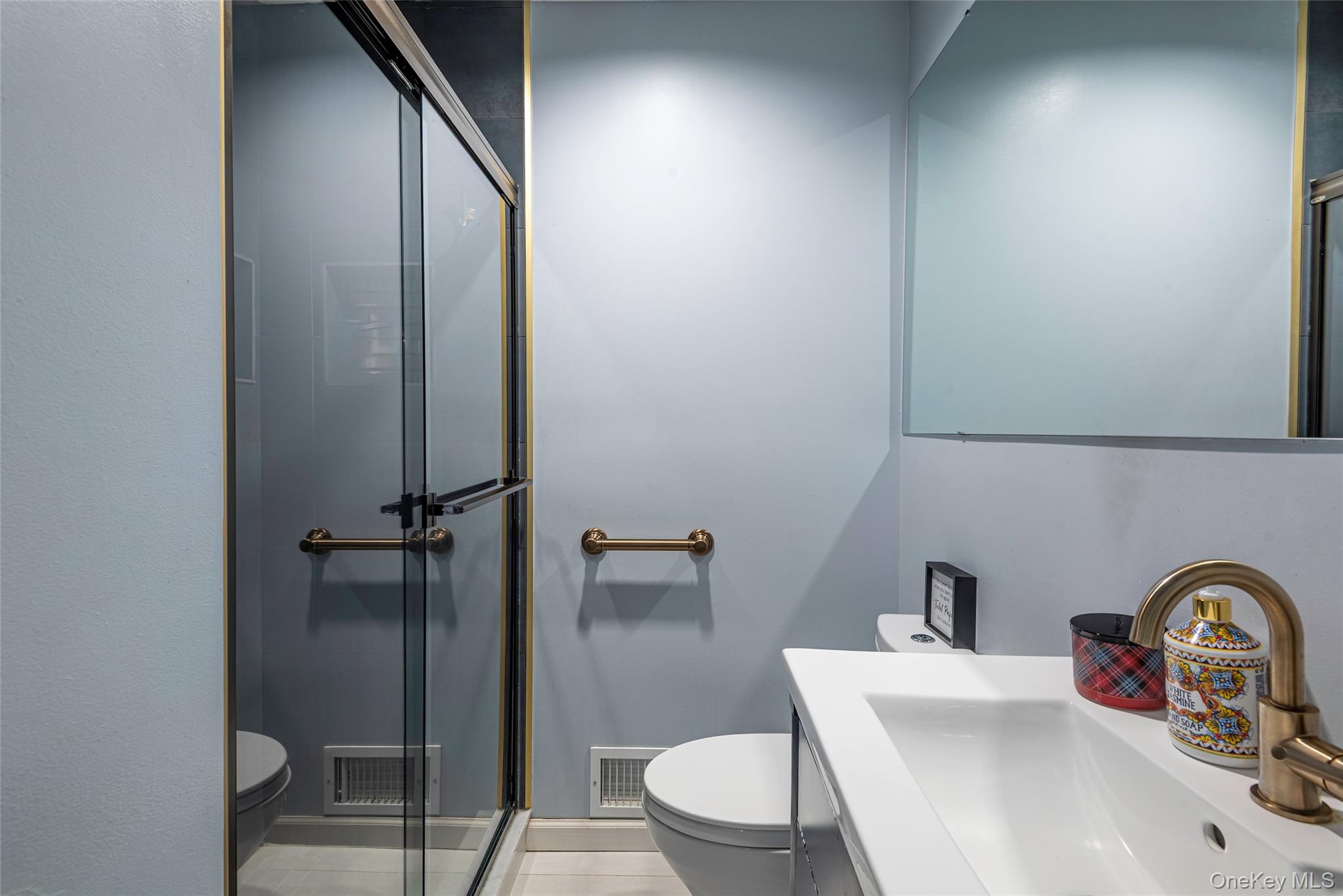 92 Manor Drive, Great Neck, NY 11020