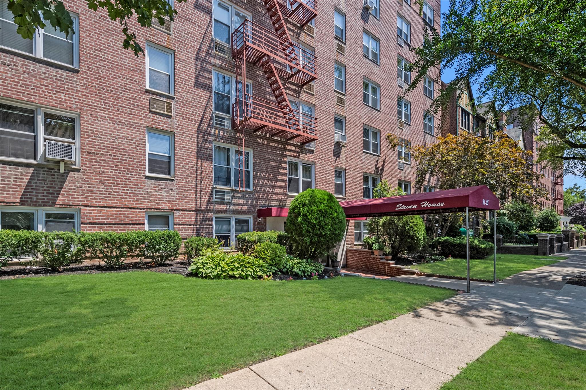 84-25 118th Street # 3D, Kew Gardens, NY 11415