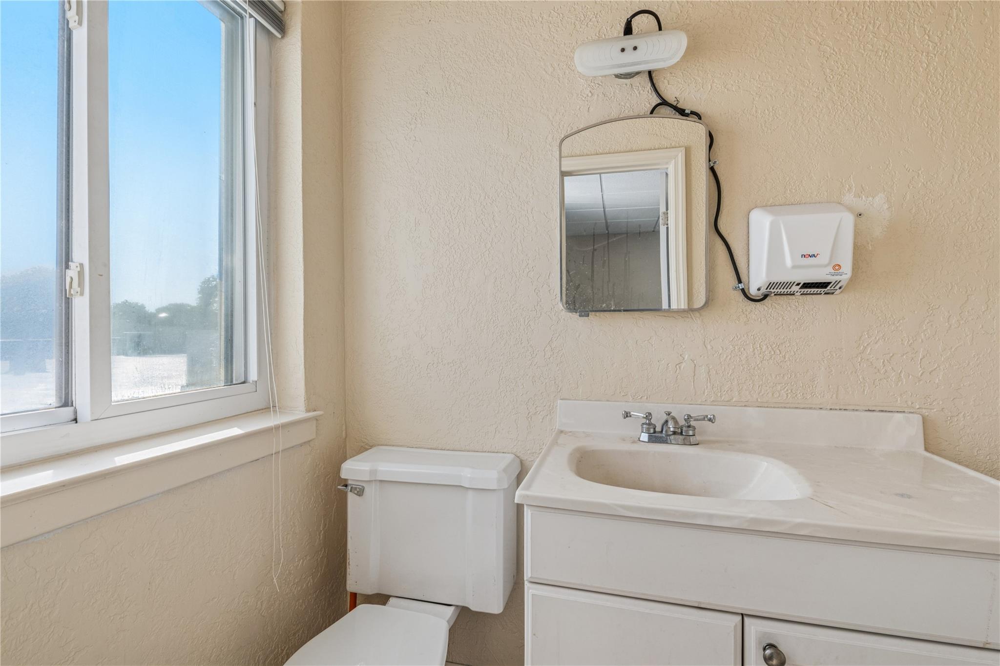 99 Hillside Avenue # 105D, Williston Park, NY 11596