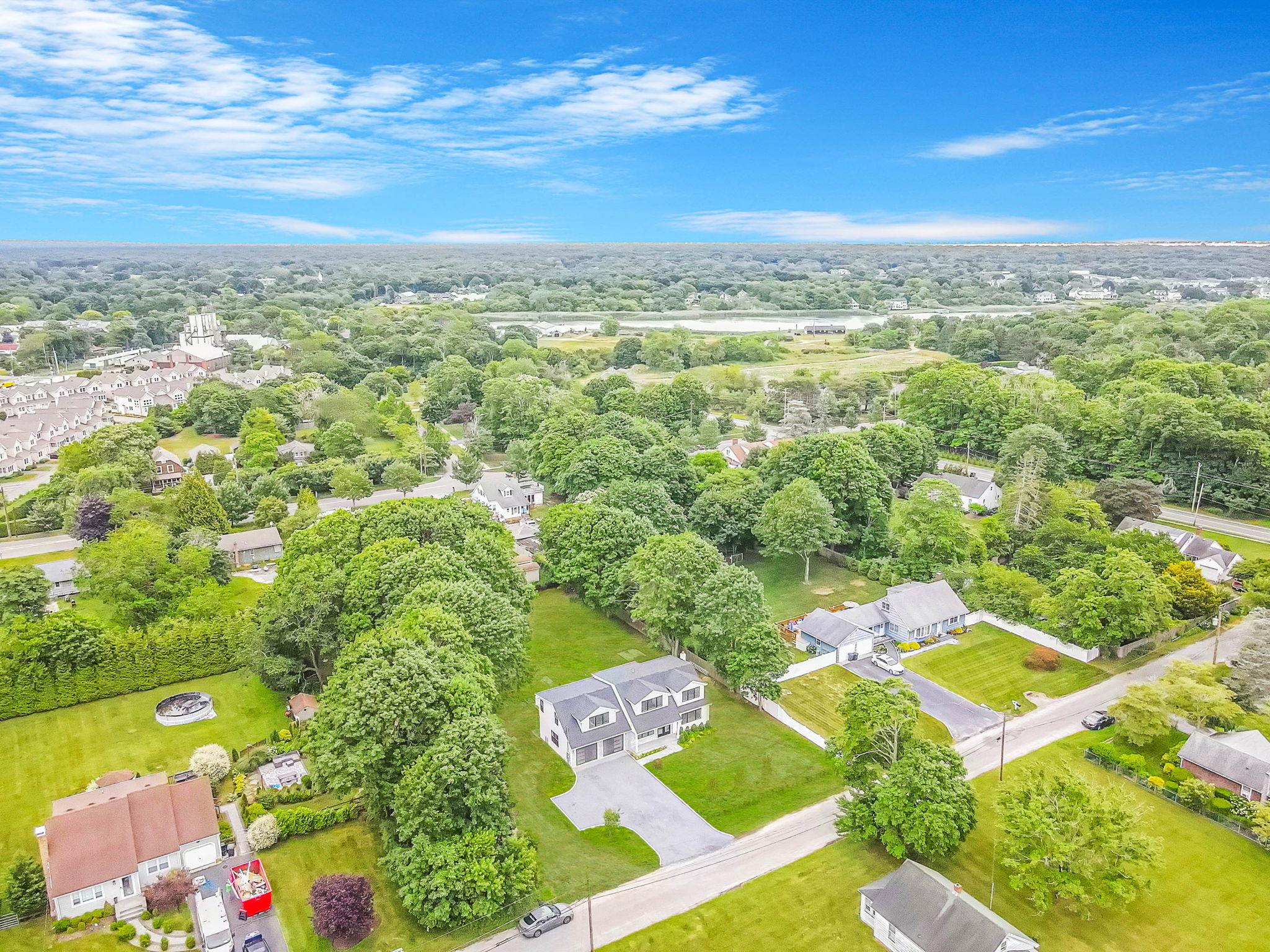 11 Bayview Avenue, Eastport, NY 11941