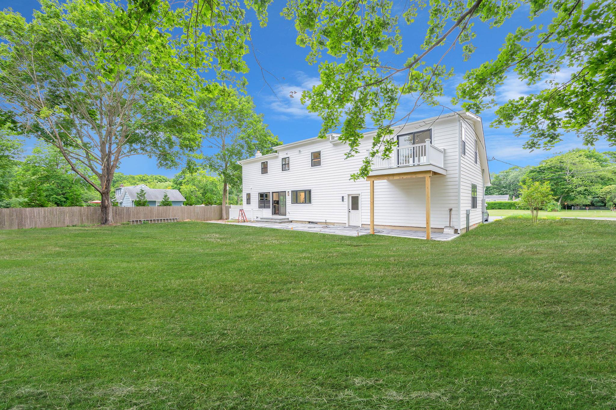 11 Bayview Avenue, Eastport, NY 11941