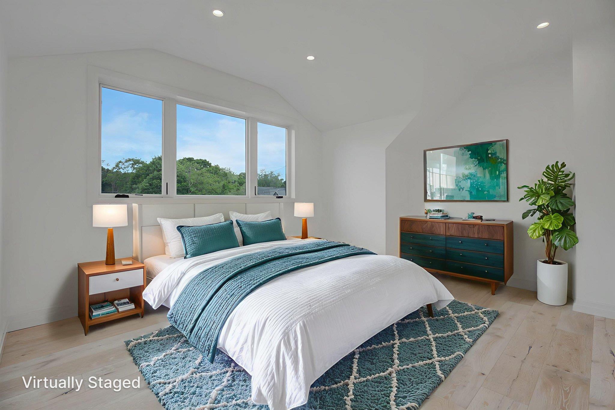 11 Bayview Avenue, Eastport, NY 11941