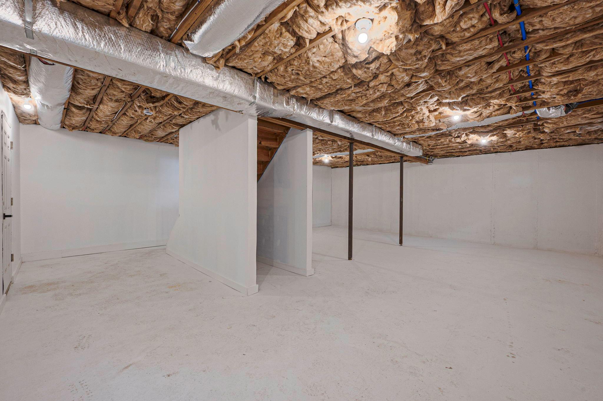 11 Bayview Avenue, Eastport, NY 11941