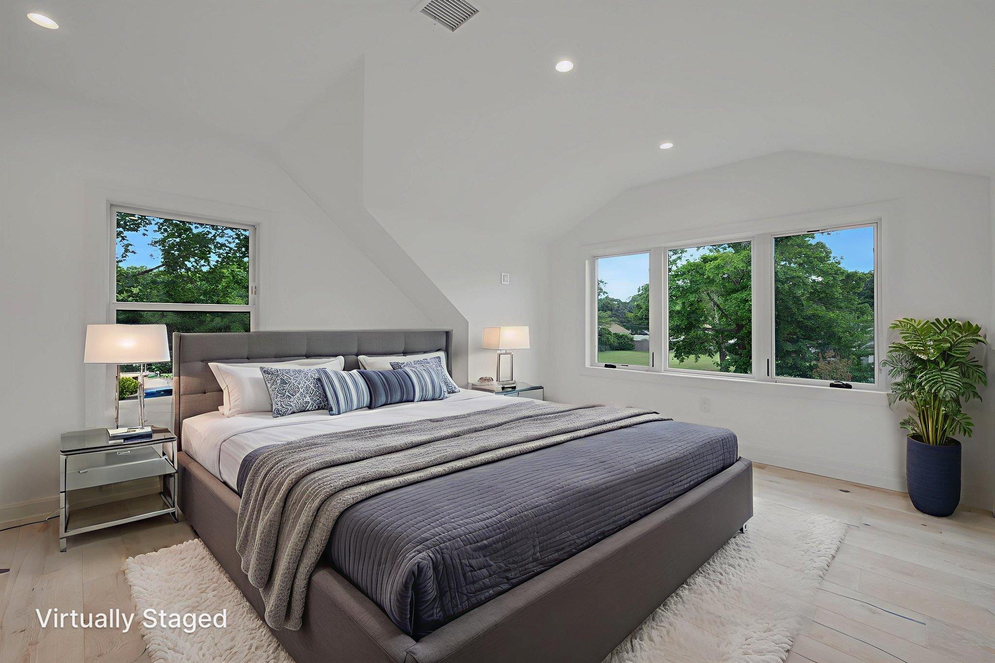 11 Bayview Avenue, Eastport, NY 11941