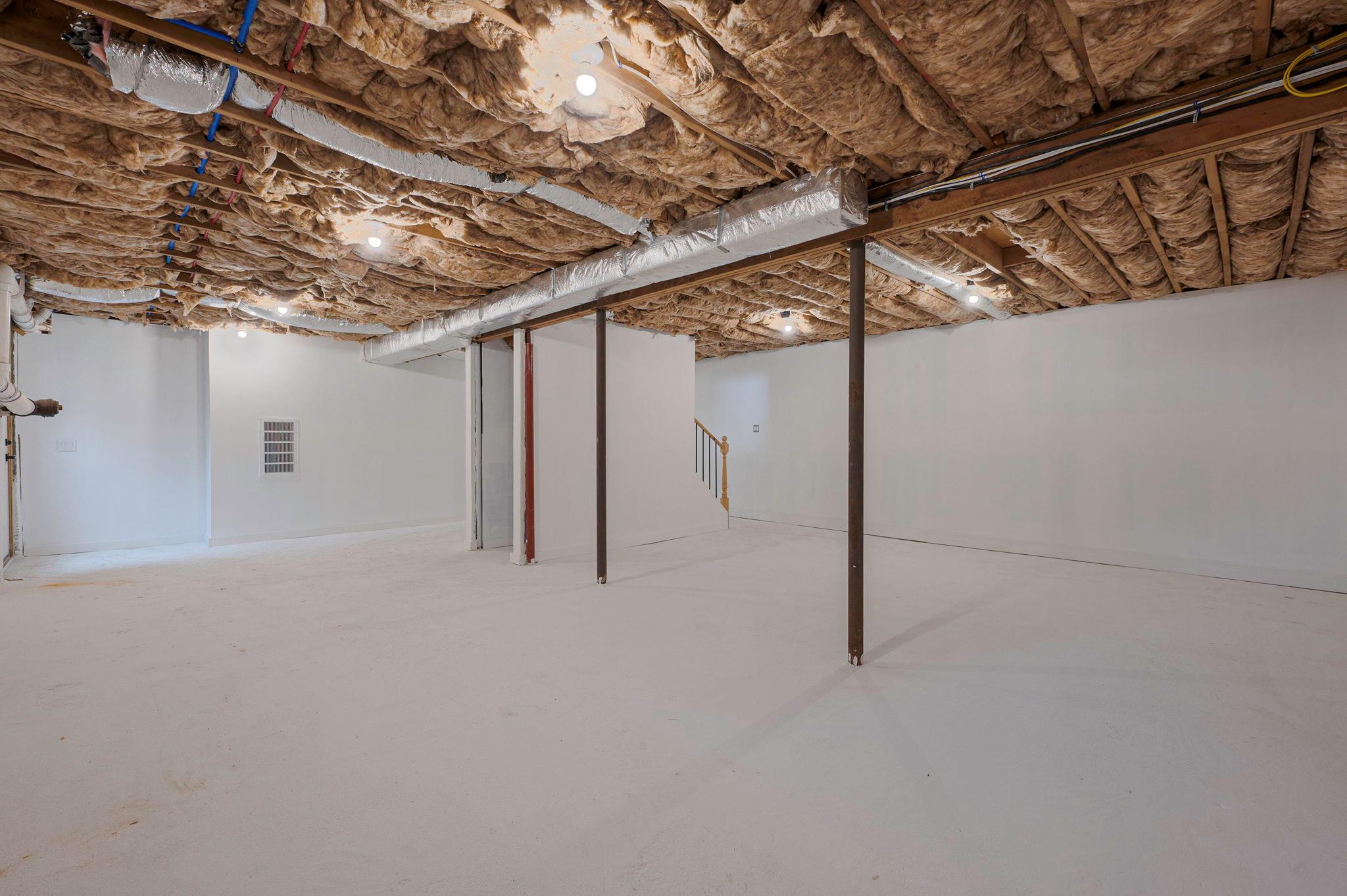 11 Bayview Avenue, Eastport, NY 11941