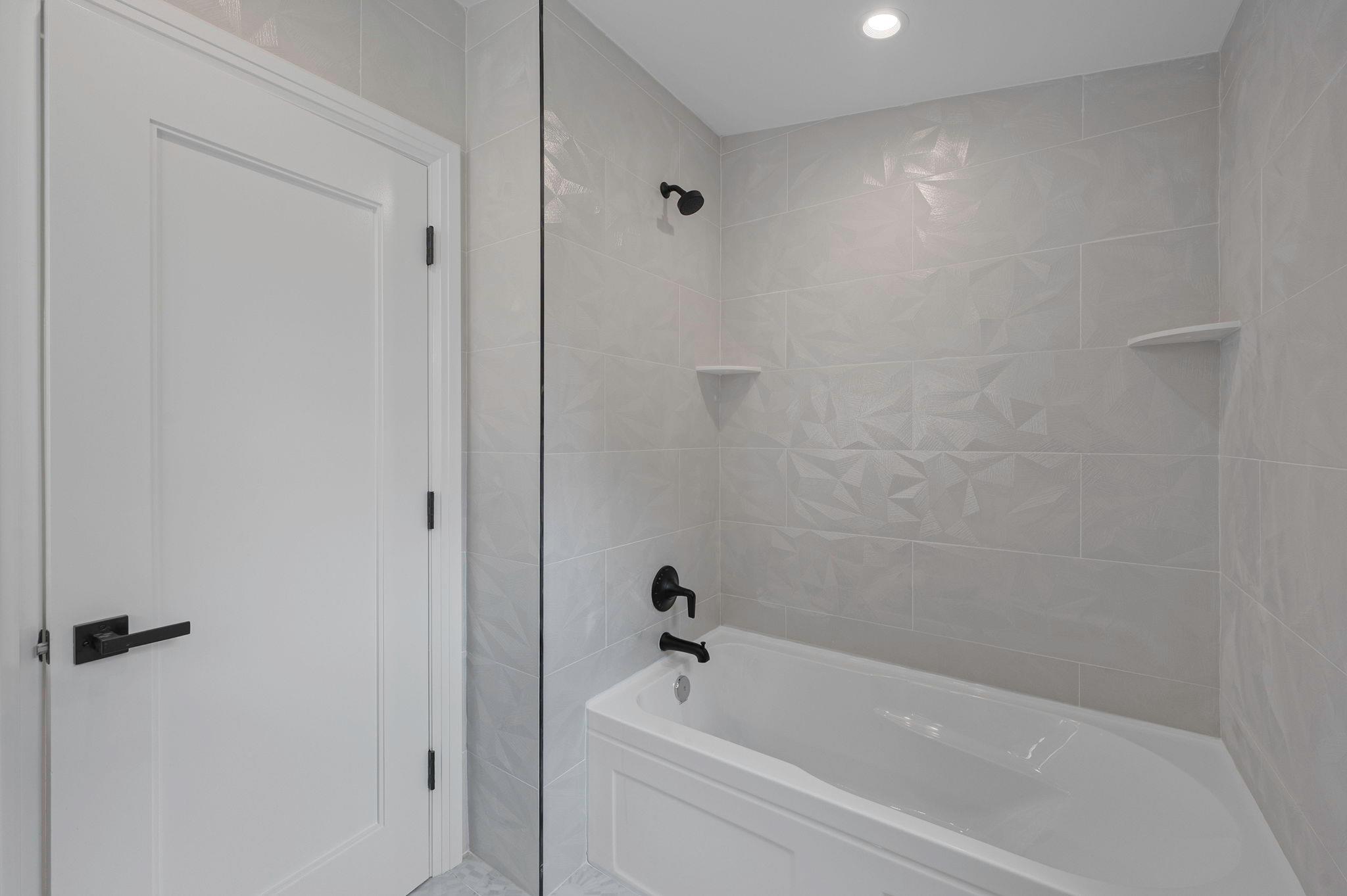 11 Bayview Avenue, Eastport, NY 11941