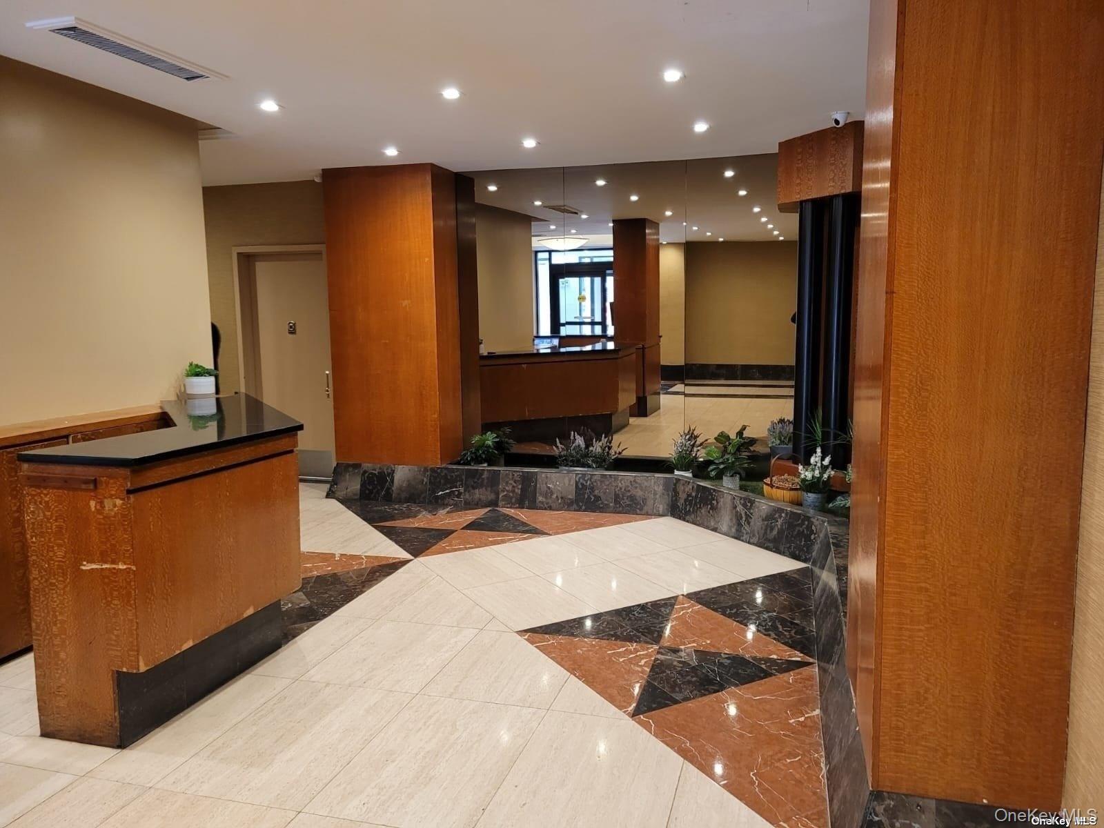 118-17 Union Turnpike # 14E, Forest Hills, NY 11375