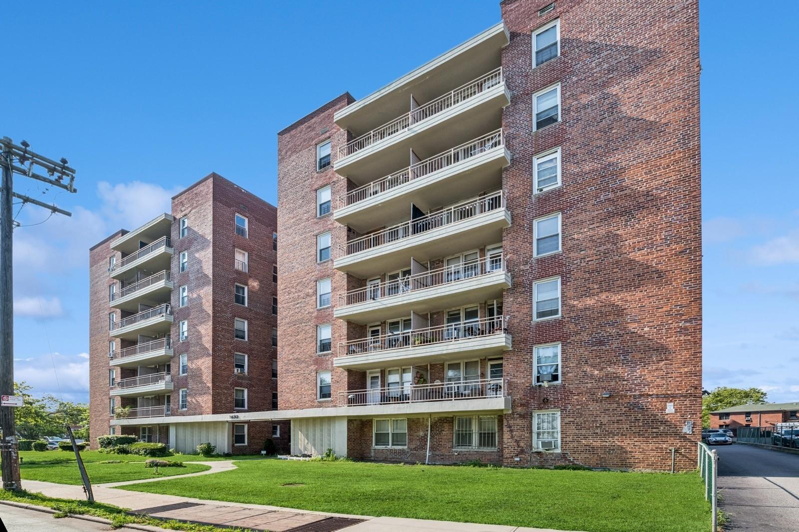 1430 Seagirt Boulevard # 2S, Far Rockaway, NY 11691