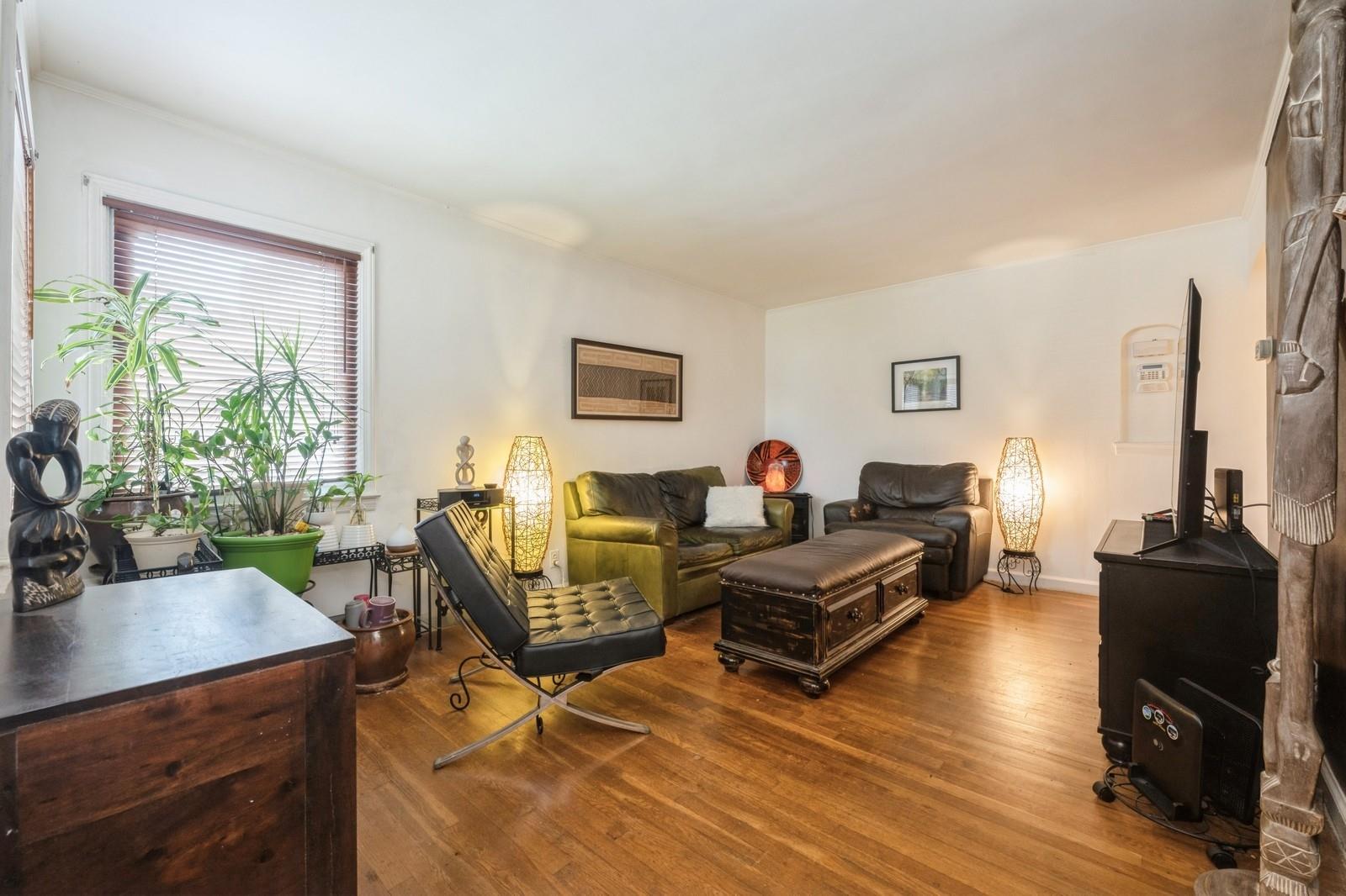 14 Albany Street, Elmont, NY 11003