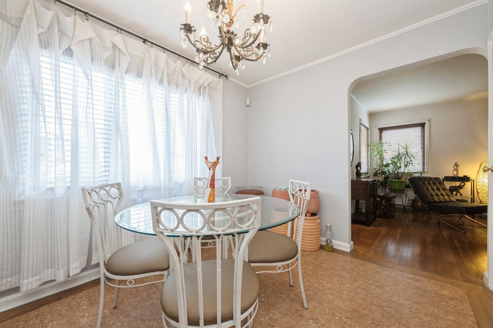 14 Albany Street, Elmont, NY 11003