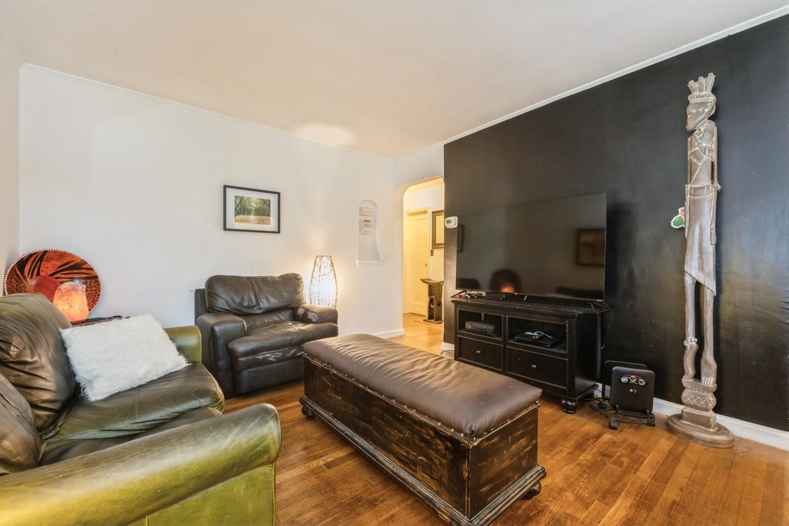 14 Albany Street, Elmont, NY 11003