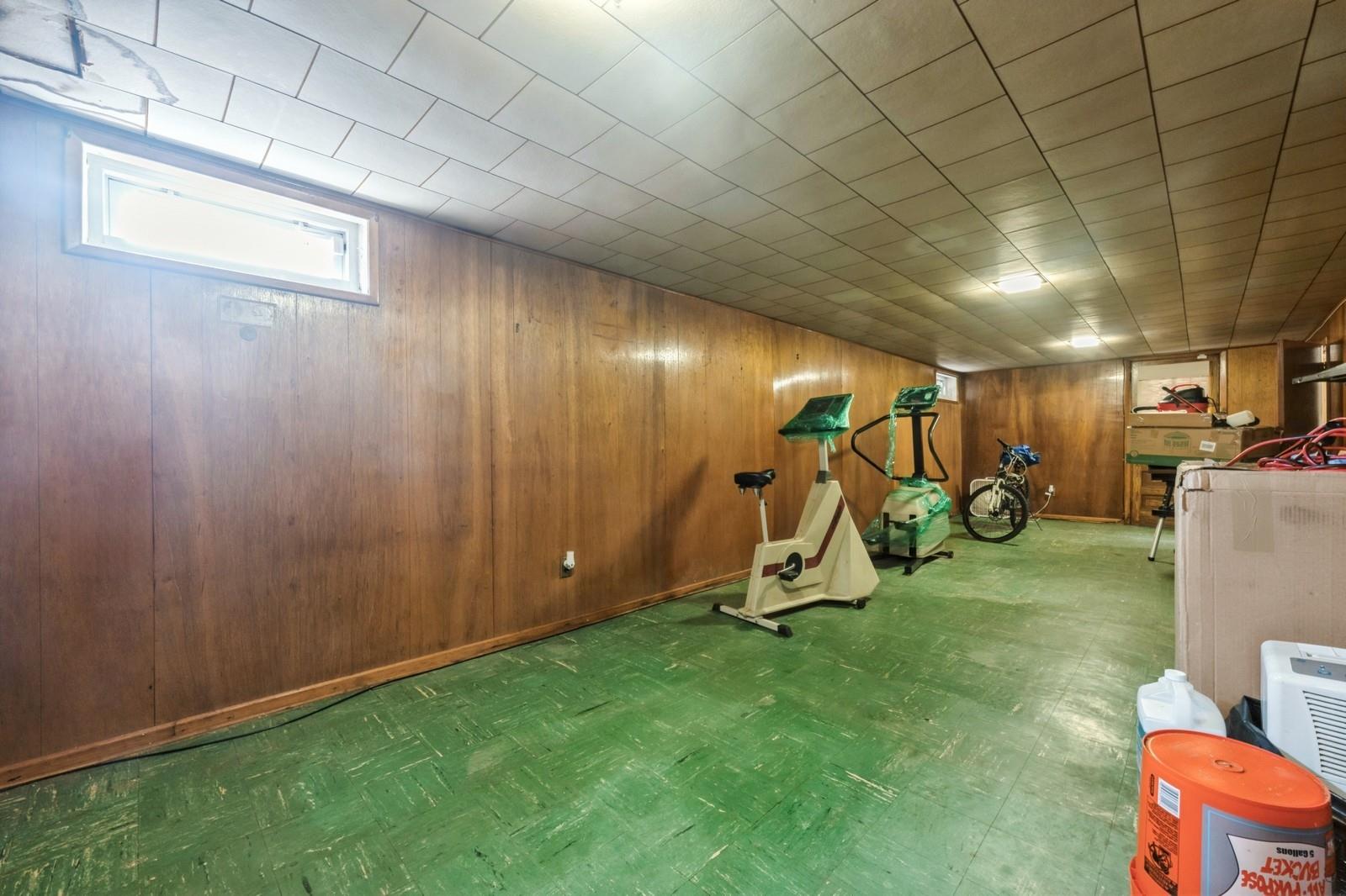 14 Albany Street, Elmont, NY 11003