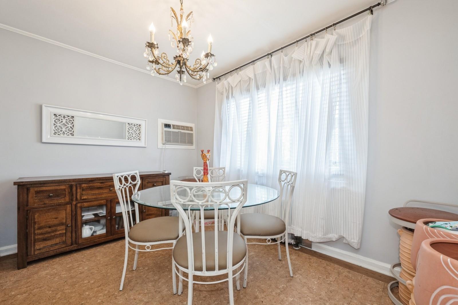 14 Albany Street, Elmont, NY 11003