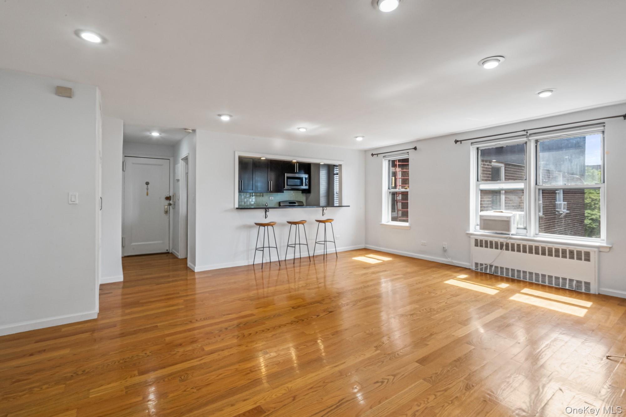 66-37 Yellowstone Boulevard # 6G, Forest Hills, NY 11375