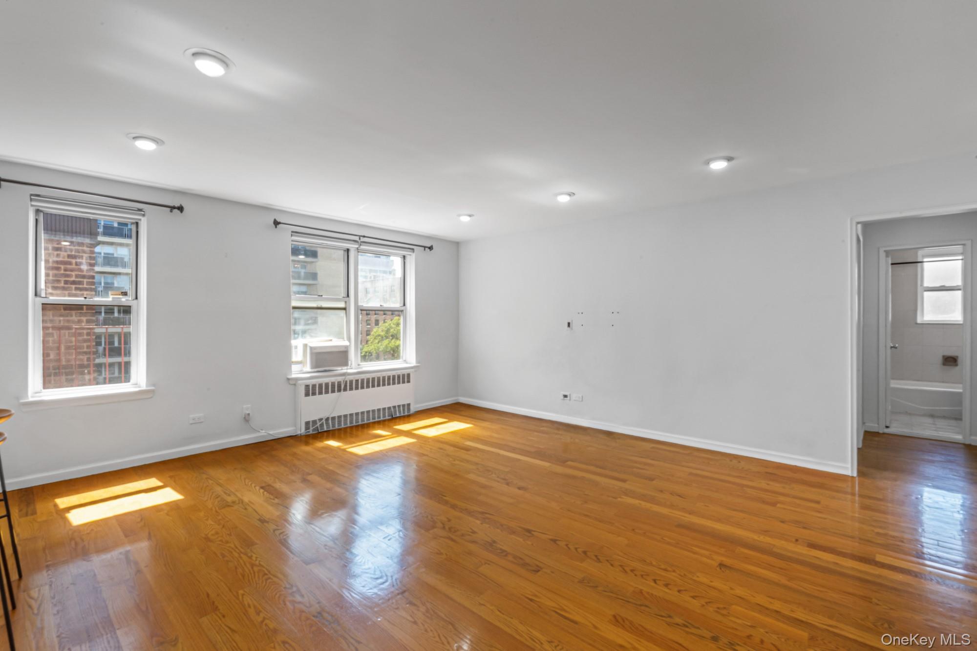 66-37 Yellowstone Boulevard # 6G, Forest Hills, NY 11375