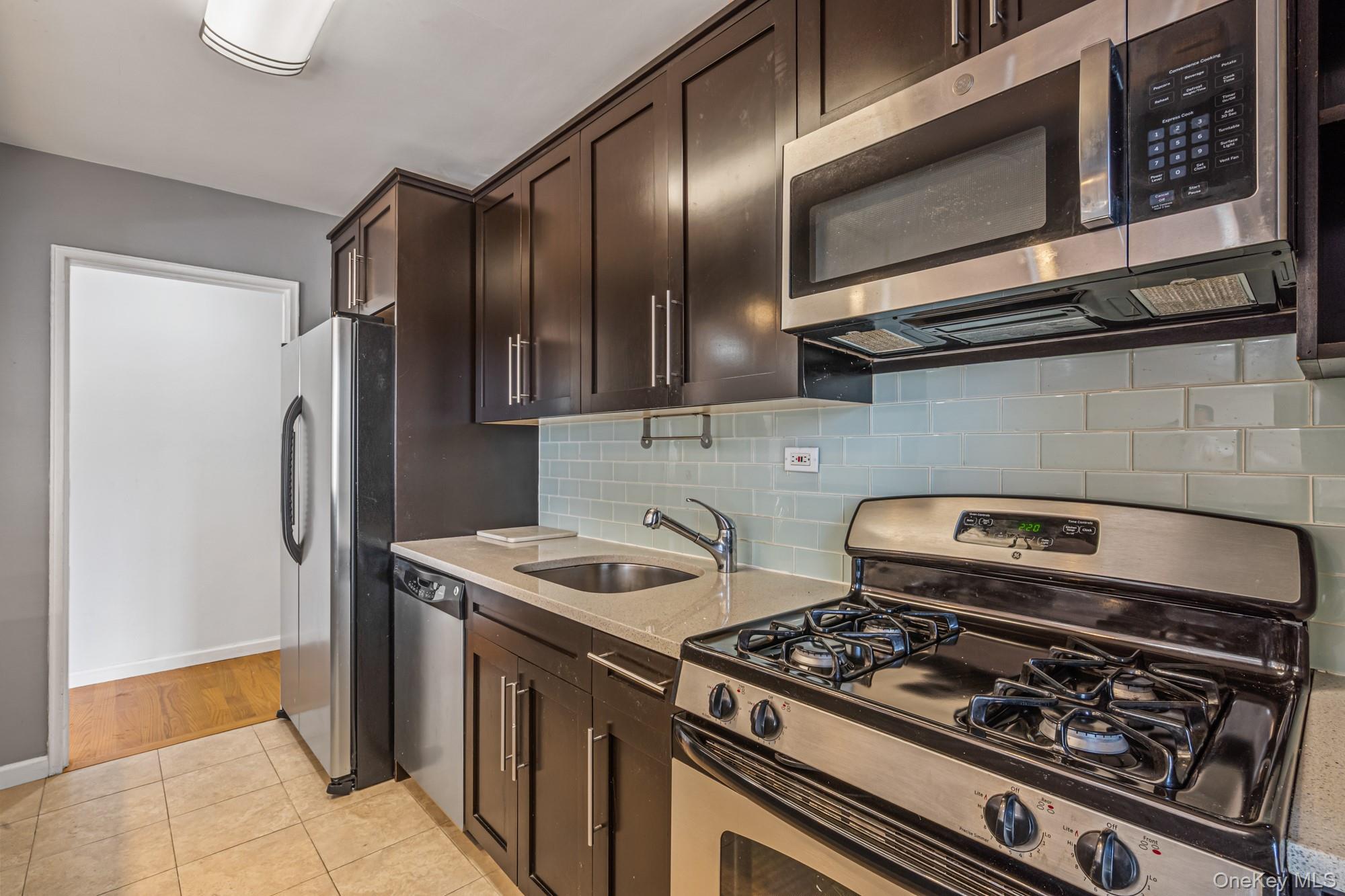 66-37 Yellowstone Boulevard # 6G, Forest Hills, NY 11375