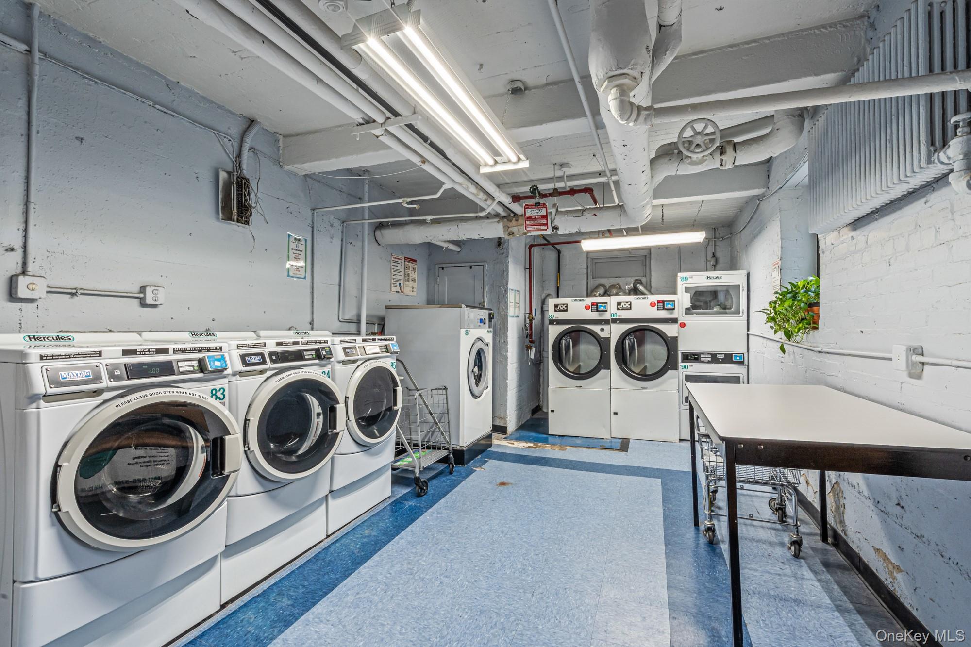 66-37 Yellowstone Boulevard # 6G, Forest Hills, NY 11375