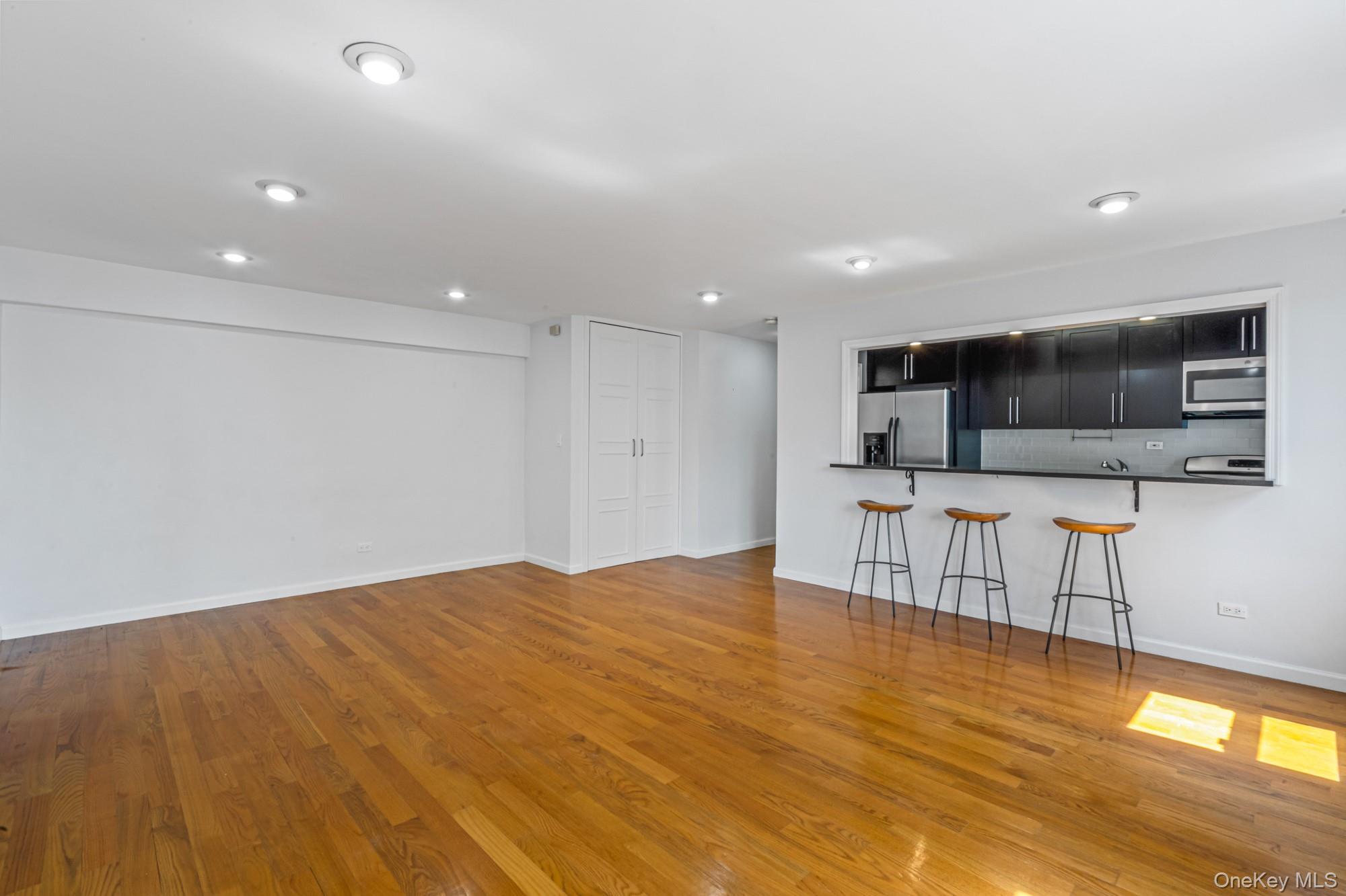 66-37 Yellowstone Boulevard # 6G, Forest Hills, NY 11375