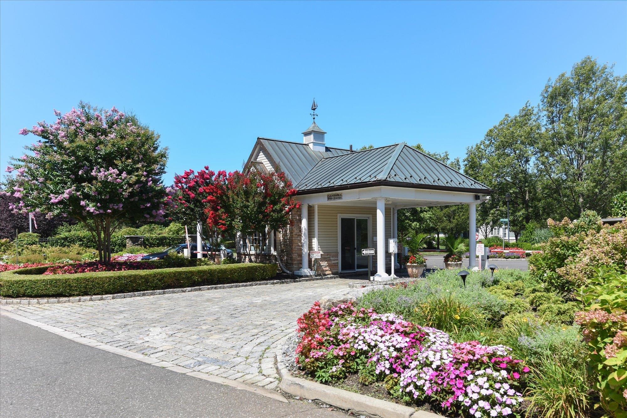 155 Eagle Crest, Port Washington, NY 11050