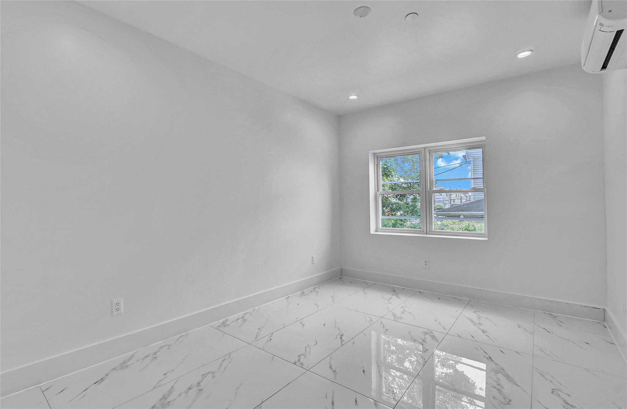 139-22 95 Avenue, Jamaica, NY 11435