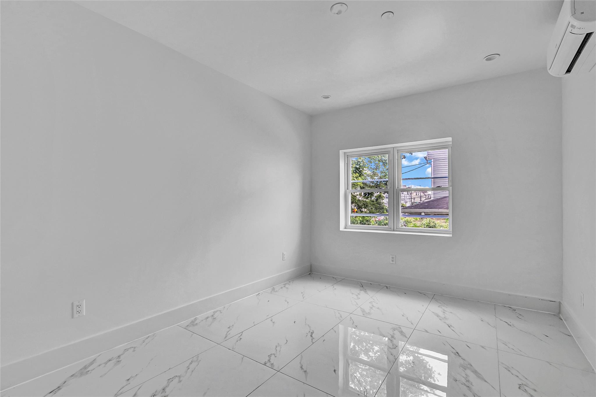 139-22 95 Avenue, Jamaica, NY 11435