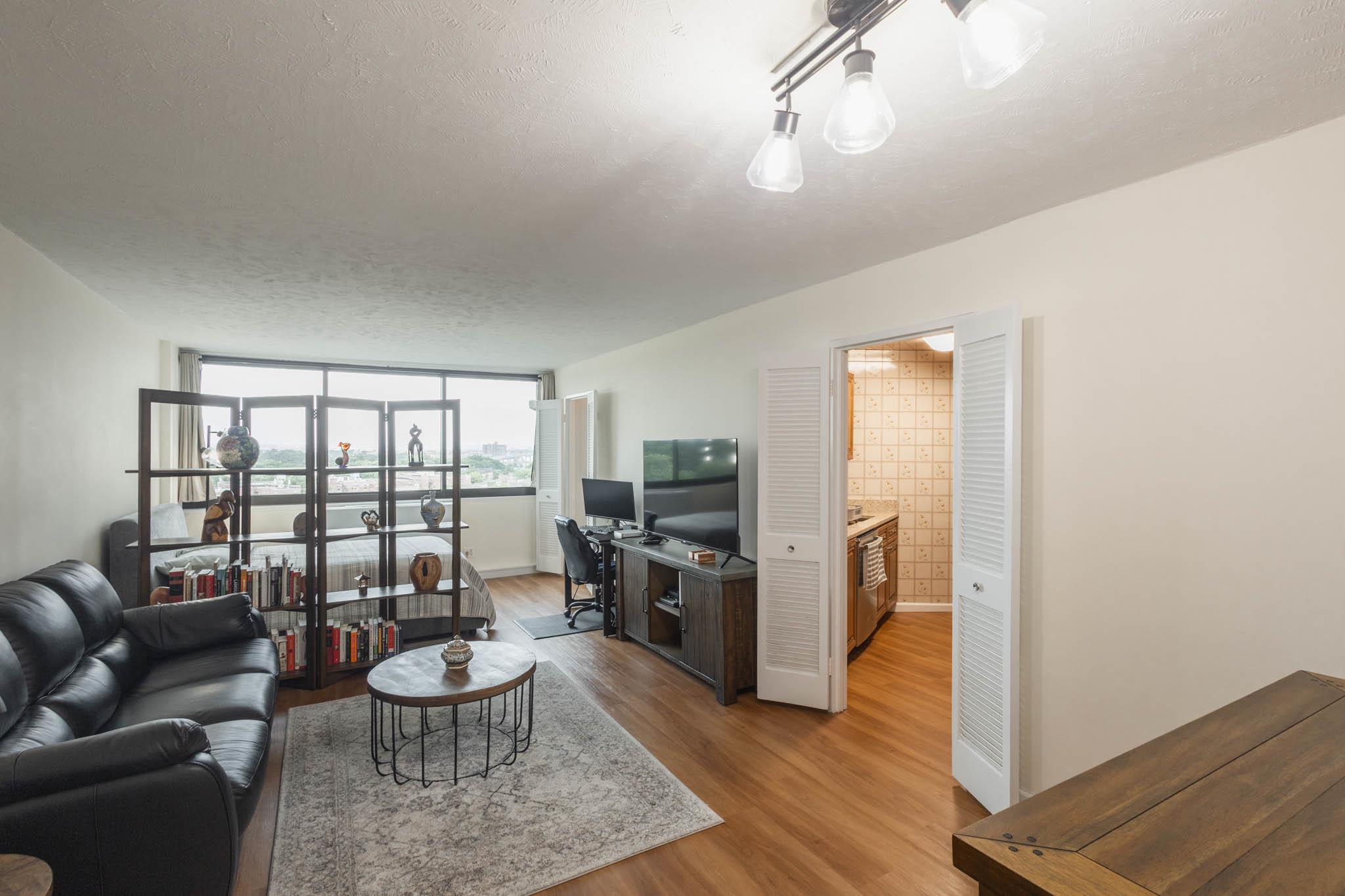 2 Bay Club Drive # 14R, Bayside, NY 11360