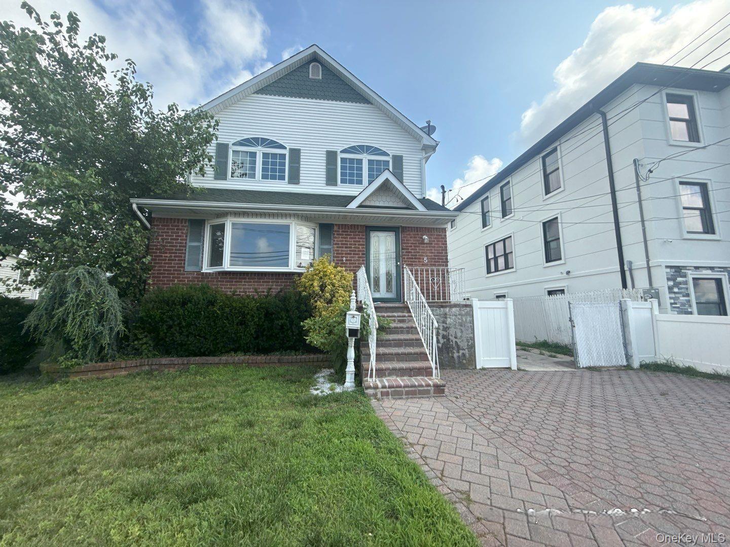 5 E Court, East Rockaway, NY 11518