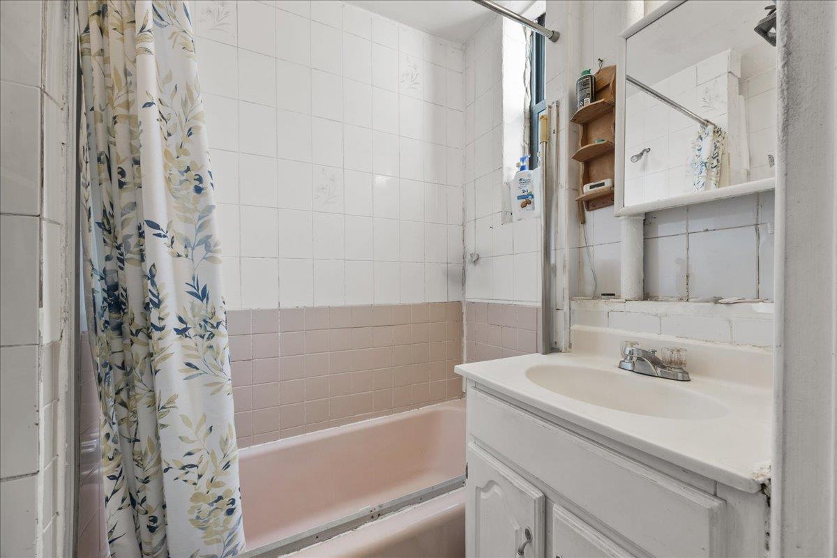 125 Freeman Street, Brooklyn, NY 11222