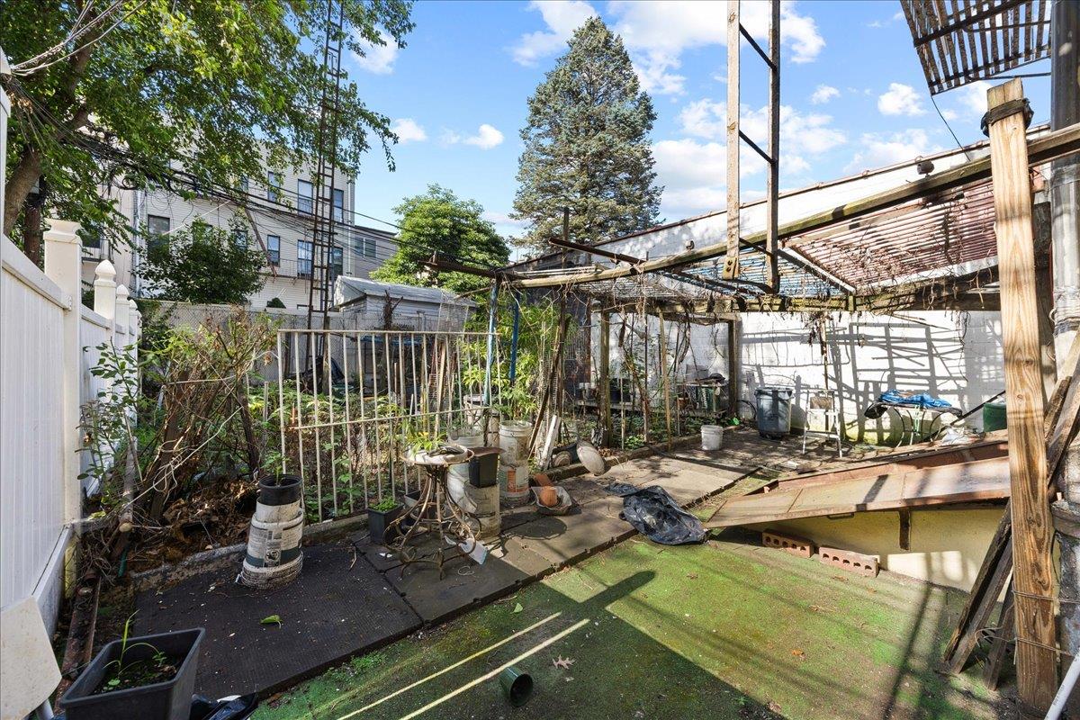 125 Freeman Street, Brooklyn, NY 11222