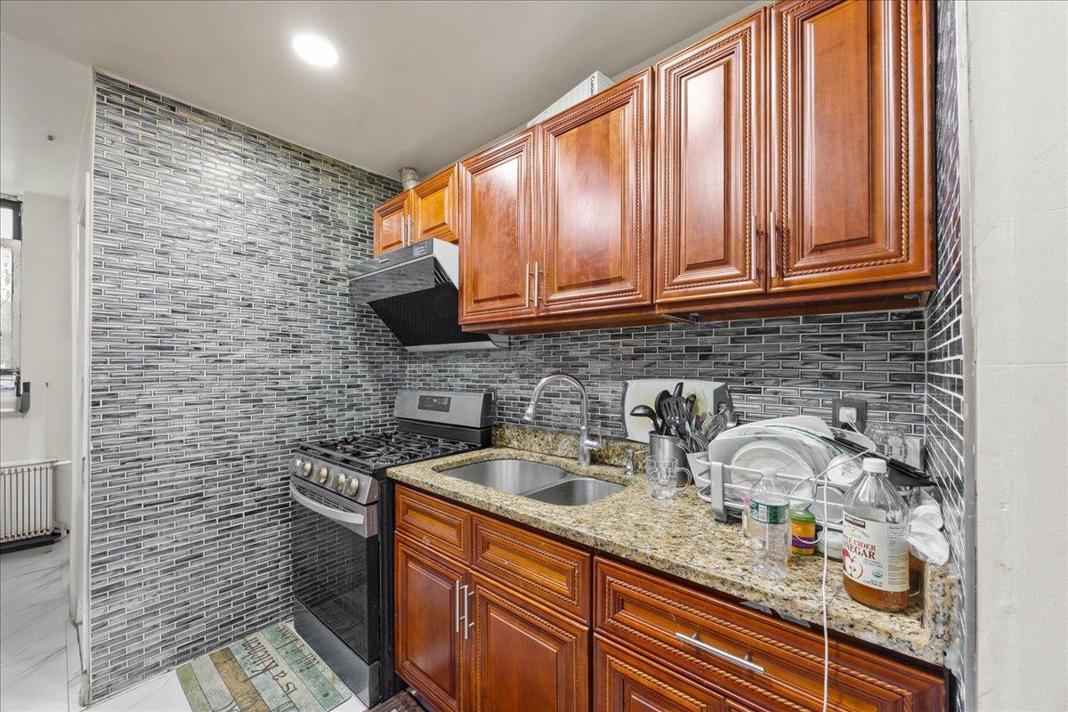 125 Freeman Street, Brooklyn, NY 11222