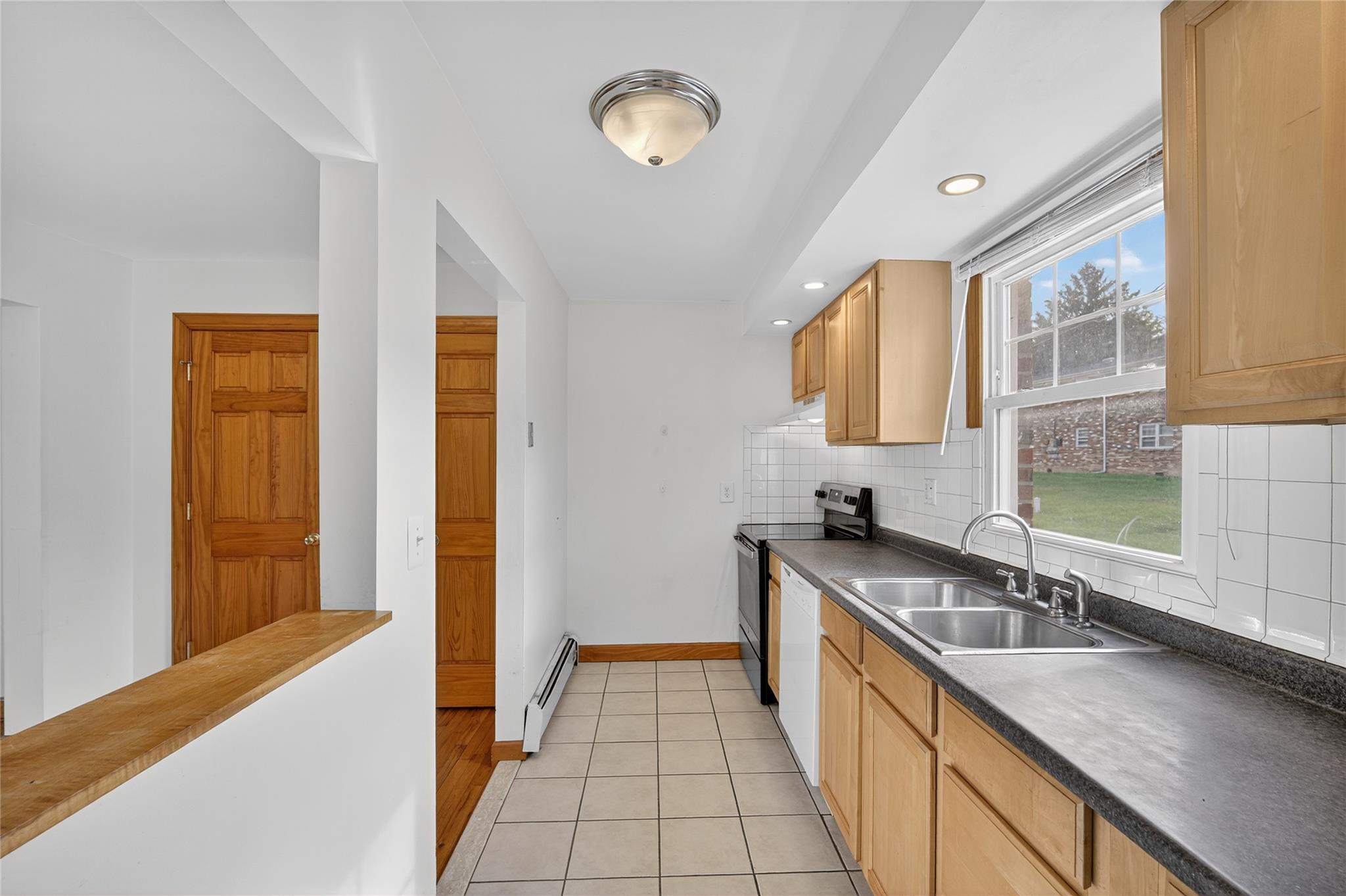 136 N Chestnut Street # 11B, New Paltz, NY 12561