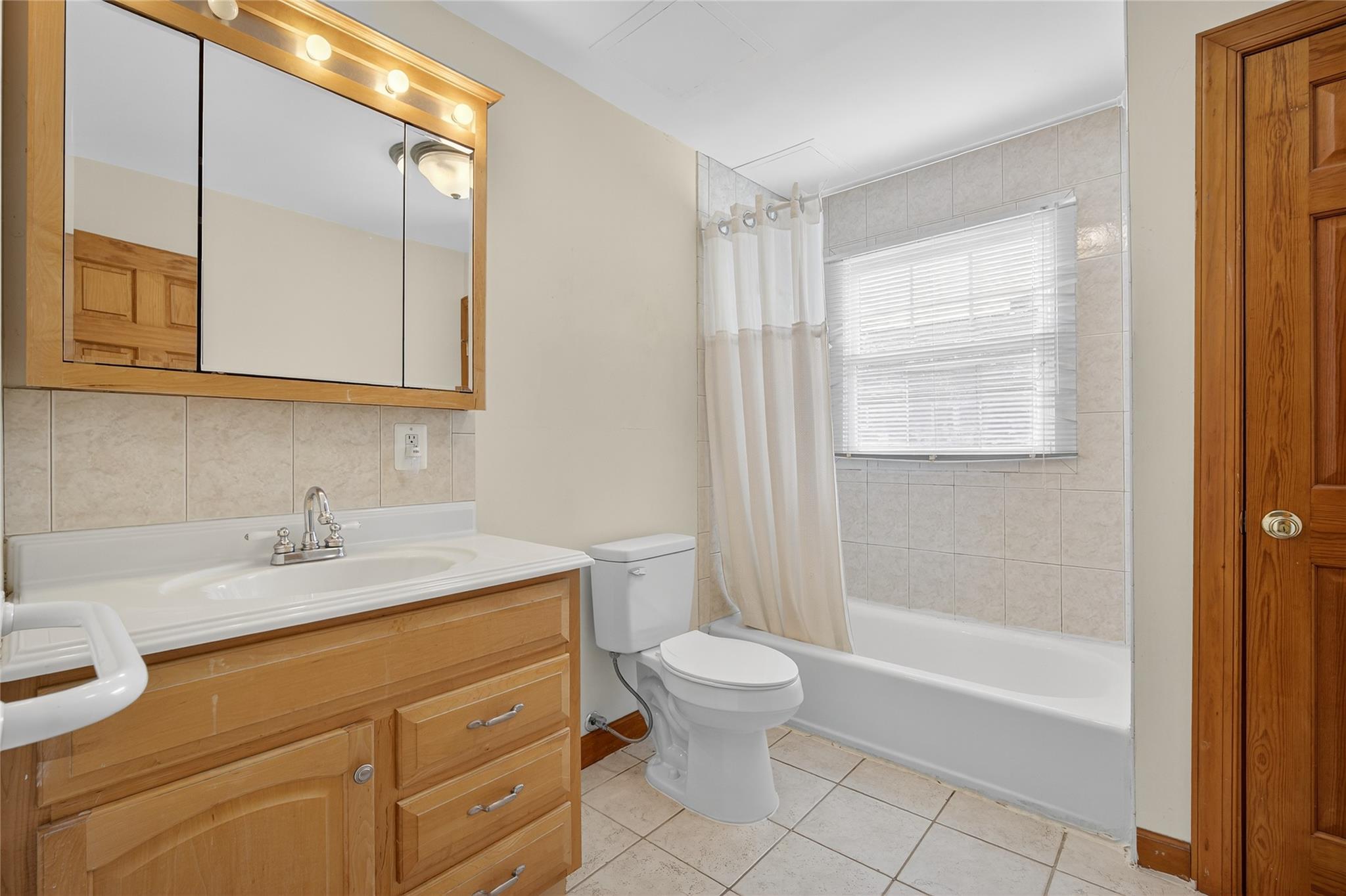 136 N Chestnut Street # 11B, New Paltz, NY 12561